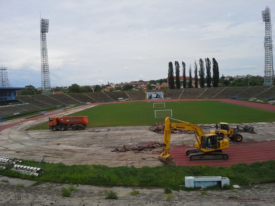 Gata, au intrat buldozerele pe legendarul stadion ”Oblemenco”! / GALERIE FOTO