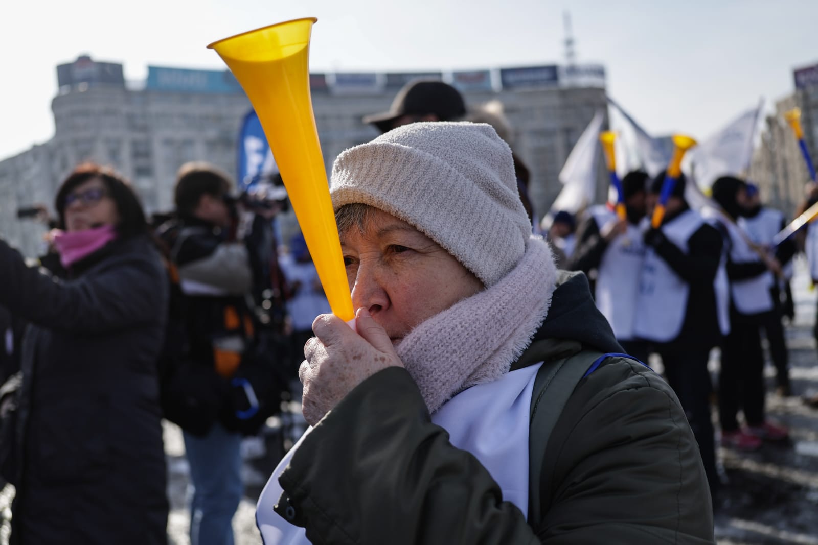 Profesorii și studenții protestează față de Legea Bolojan din Educație: „Școală săracă = țară needucată”