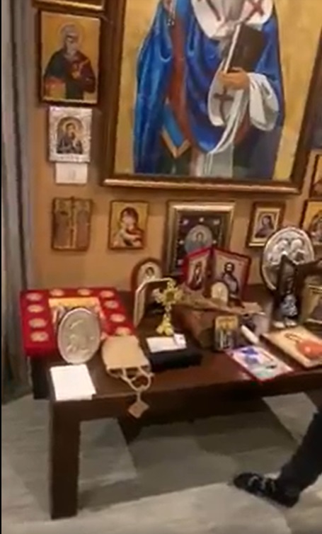 Imagini din casa în care locuiește Gabriela Firea. Unde și-a amenajat locul de rugăciune