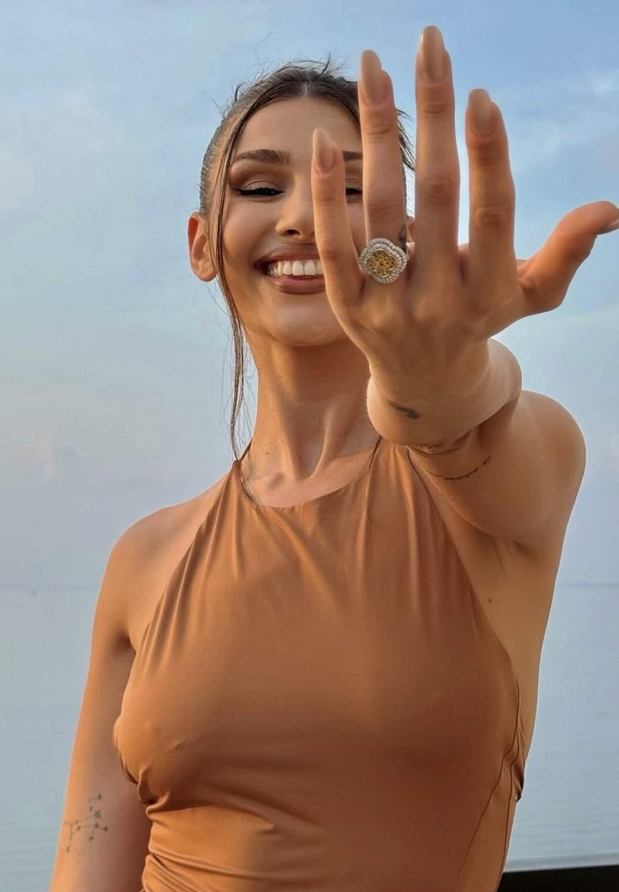 Alina Eremia a fost cerută în căsătorie de Edy Barbu. Cum arată inelul de logodnă al artistei