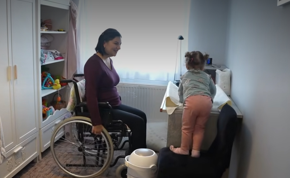 "Az anyaságom a szeretetről szól" – Mozgáskorlátozott édesanyák meséltek a gyereknevelésről – videó