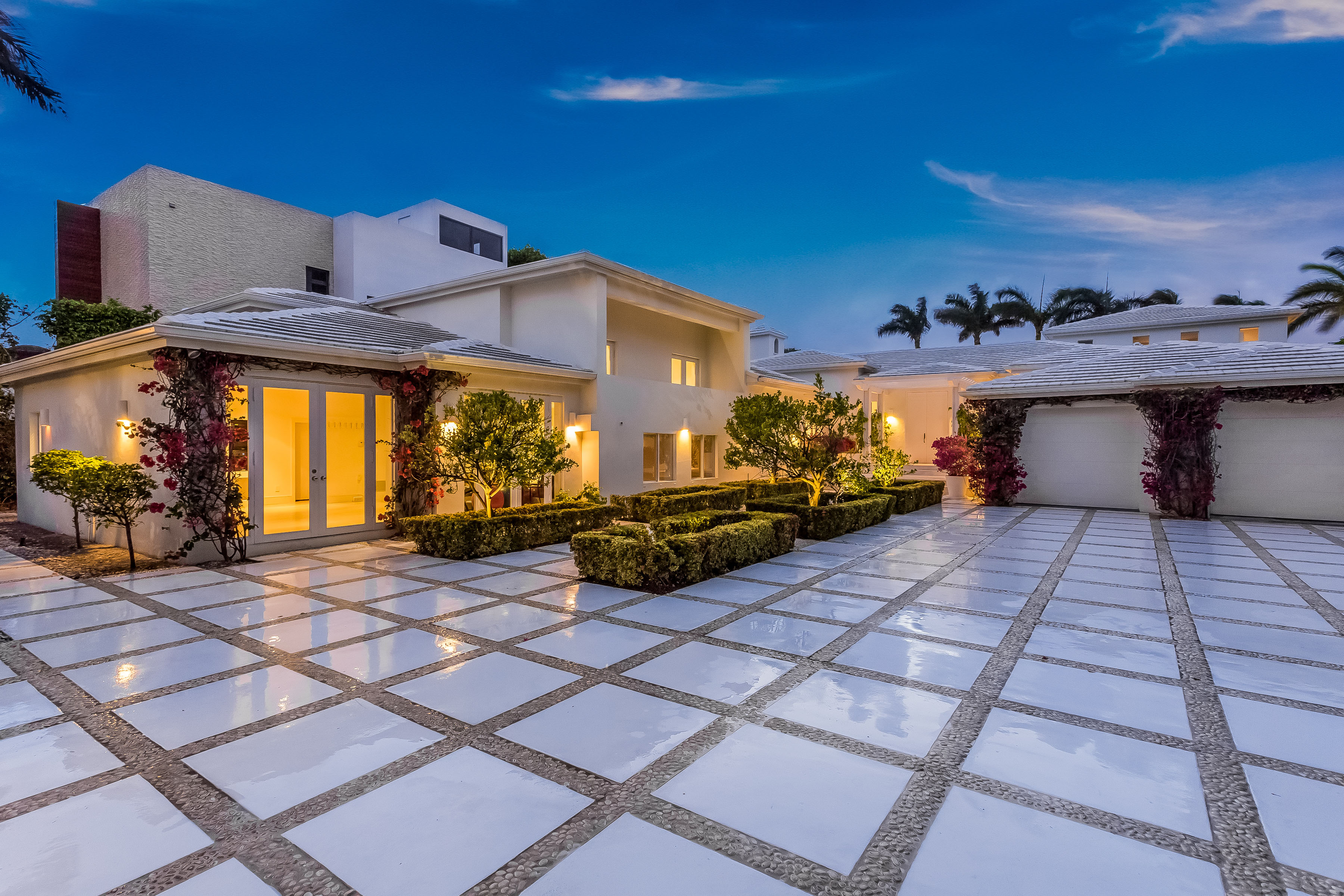 GALERIE FOTO/ Shakira și-a scos casa din Miami Beach la vânzare. Suma fabuloasă pe care o cere