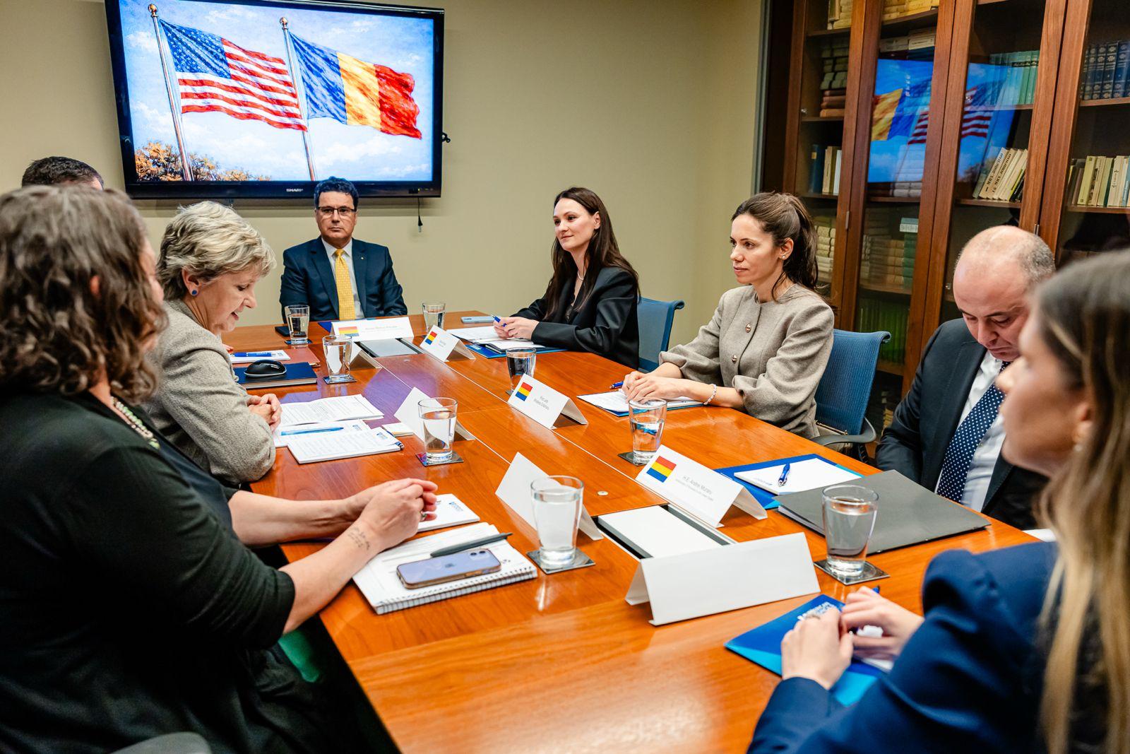 Cum s-a îmbrăcat Mirabela Grădinaru la summitul organizat de Melania Trump, la Washington. Ținuta ei a atras toate privirile