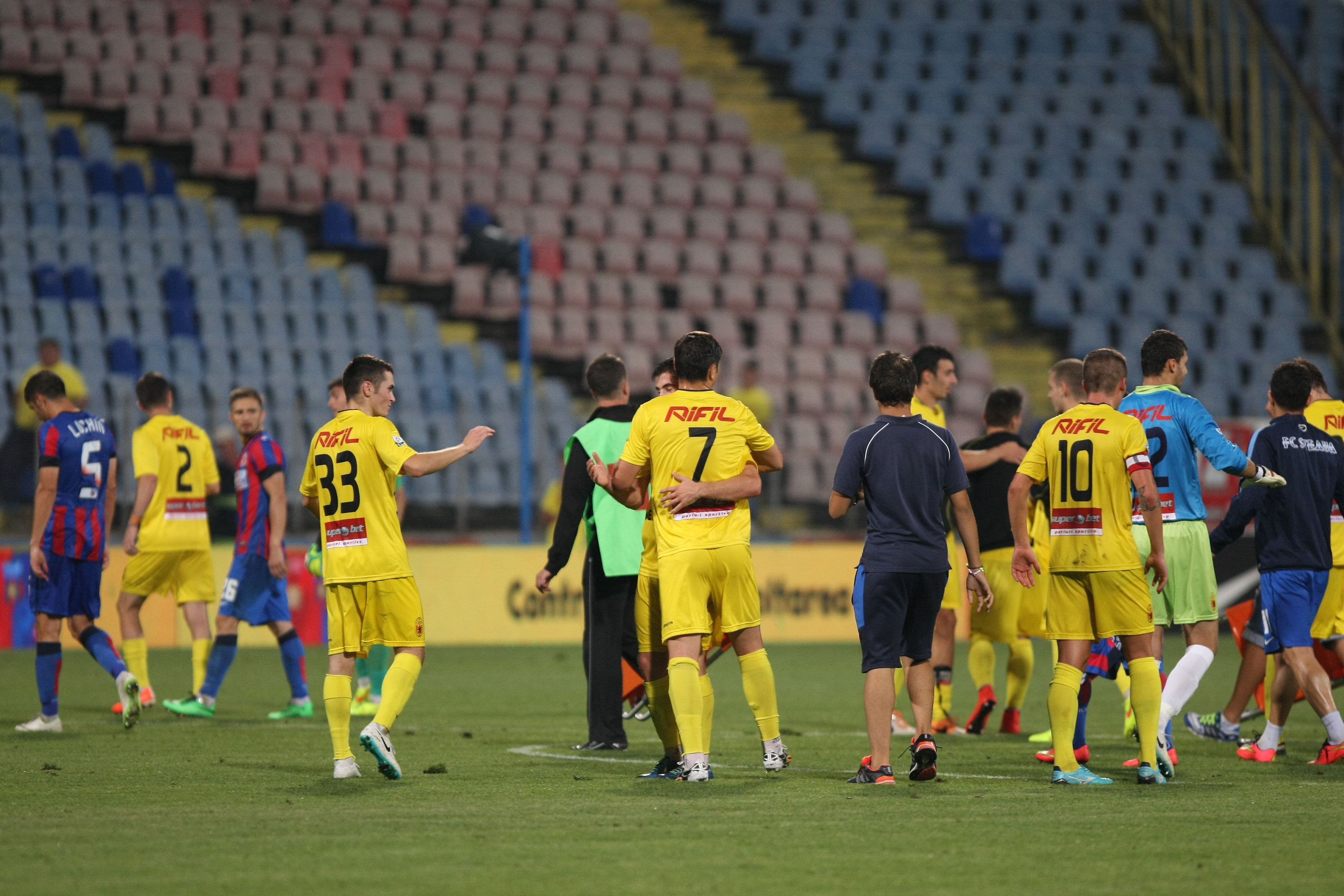 VIDEO&GALERIE FOTO / LIGA I: Steaua - Ceahlăul 0-1. Şocul campionatului!