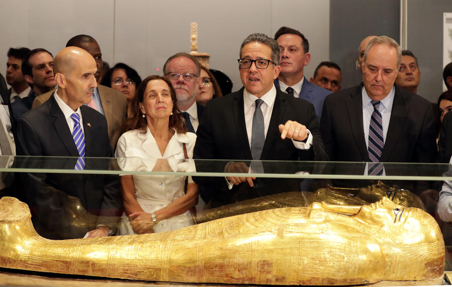 Sarcofagul furat din Egipt în 2011 s-a întors la Cairo. Cum arată piesa placată cu aur