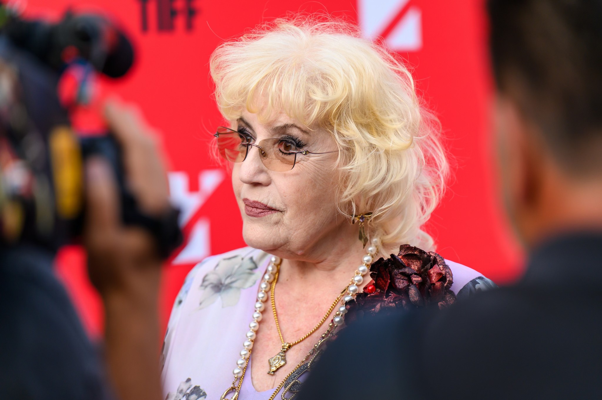 Imagini de la TIFF 2025. Florin Piersic a venit la brațul soției sale, iar de pe scenă a avut un dialog cu Emil Boc