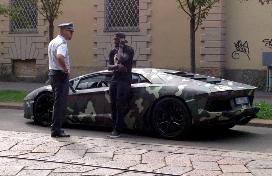 FOTO/ Sulley Muntari, aproape să fie arestat! Garda Financiară l-a confundat cu un infractor!