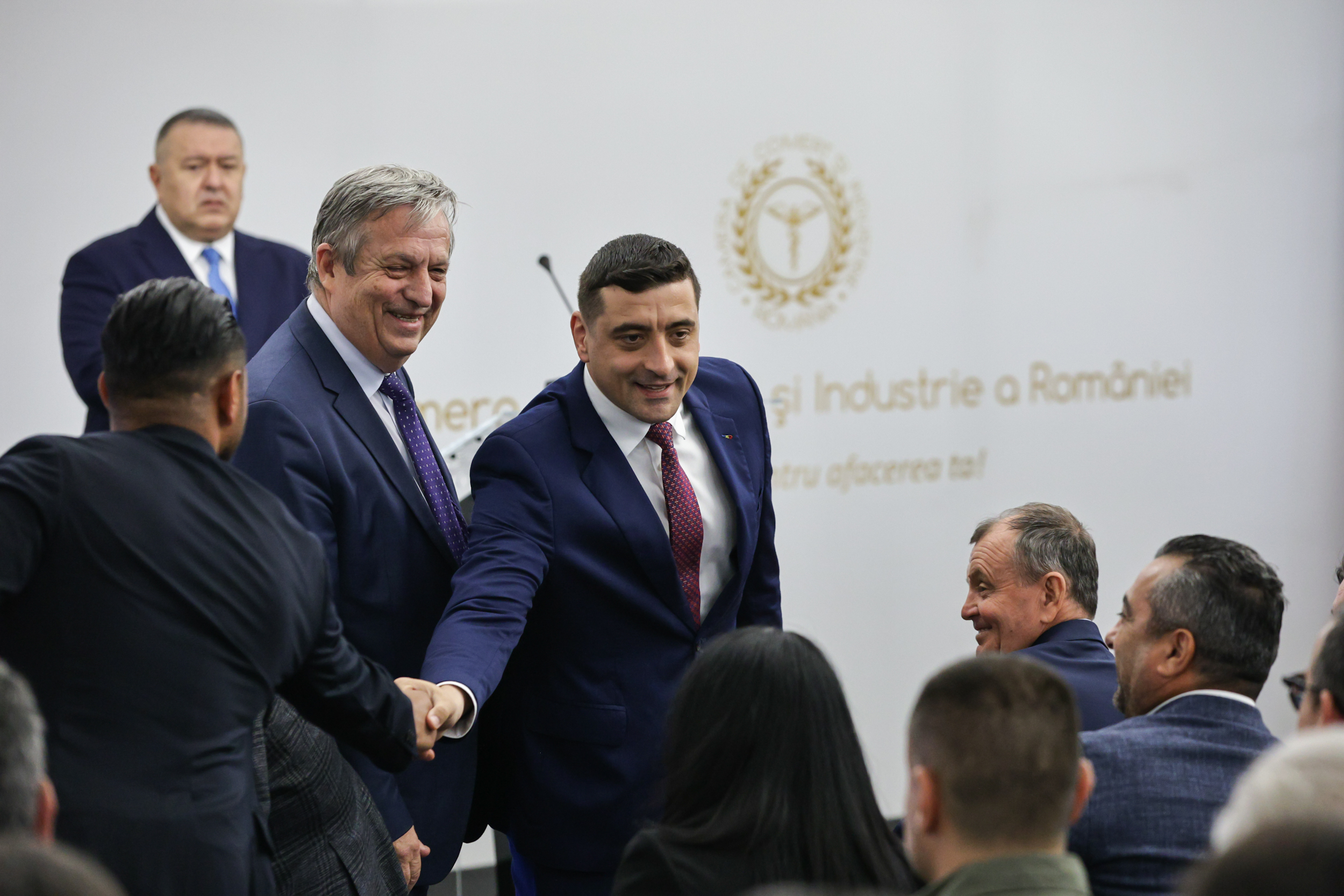 Cultul personalității la George Simion: de la „armata” care-l păzește de jurnaliști la autopromovarea insistentă a întâlnirilor cu lideri europeni REPORTAJ