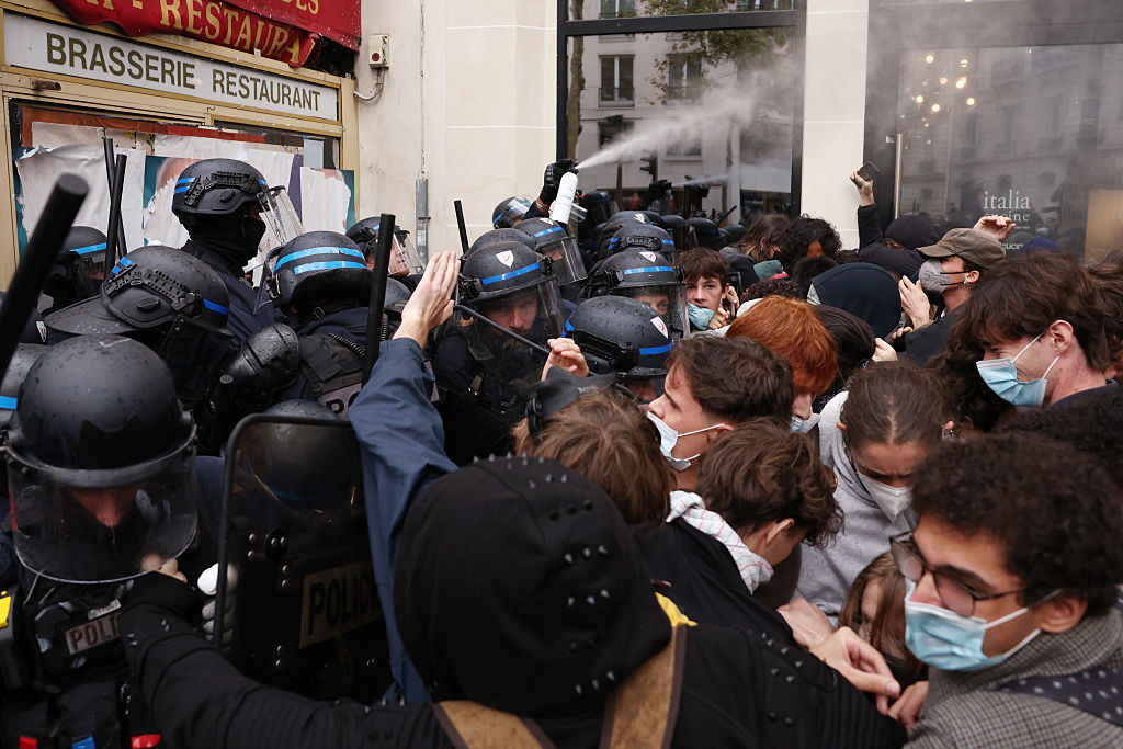 Studenții francezi continuă protestele în Franța