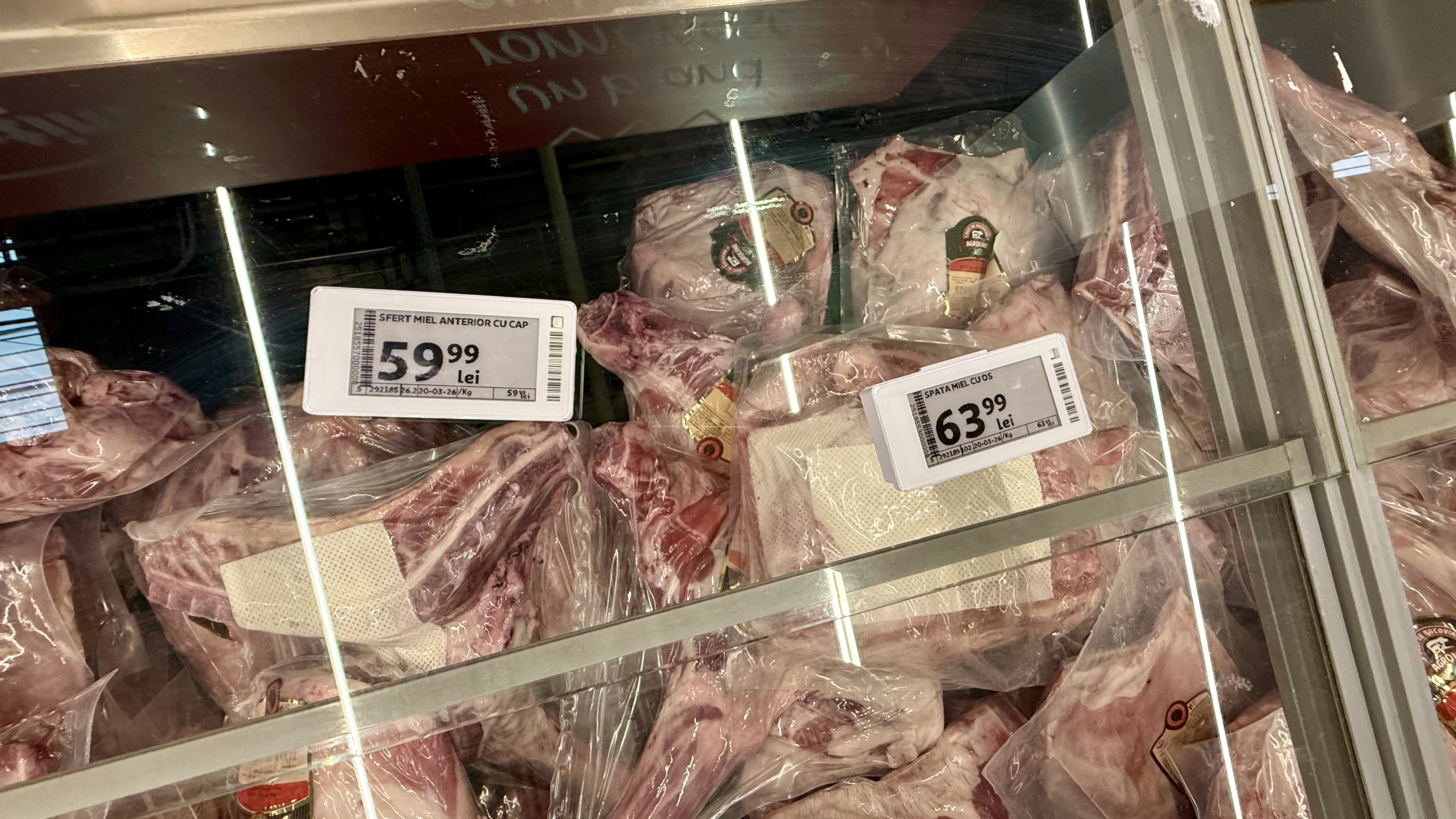 Cât costă kilogramul de carne de miel în supermarket? Mult mai scump decât în piață!