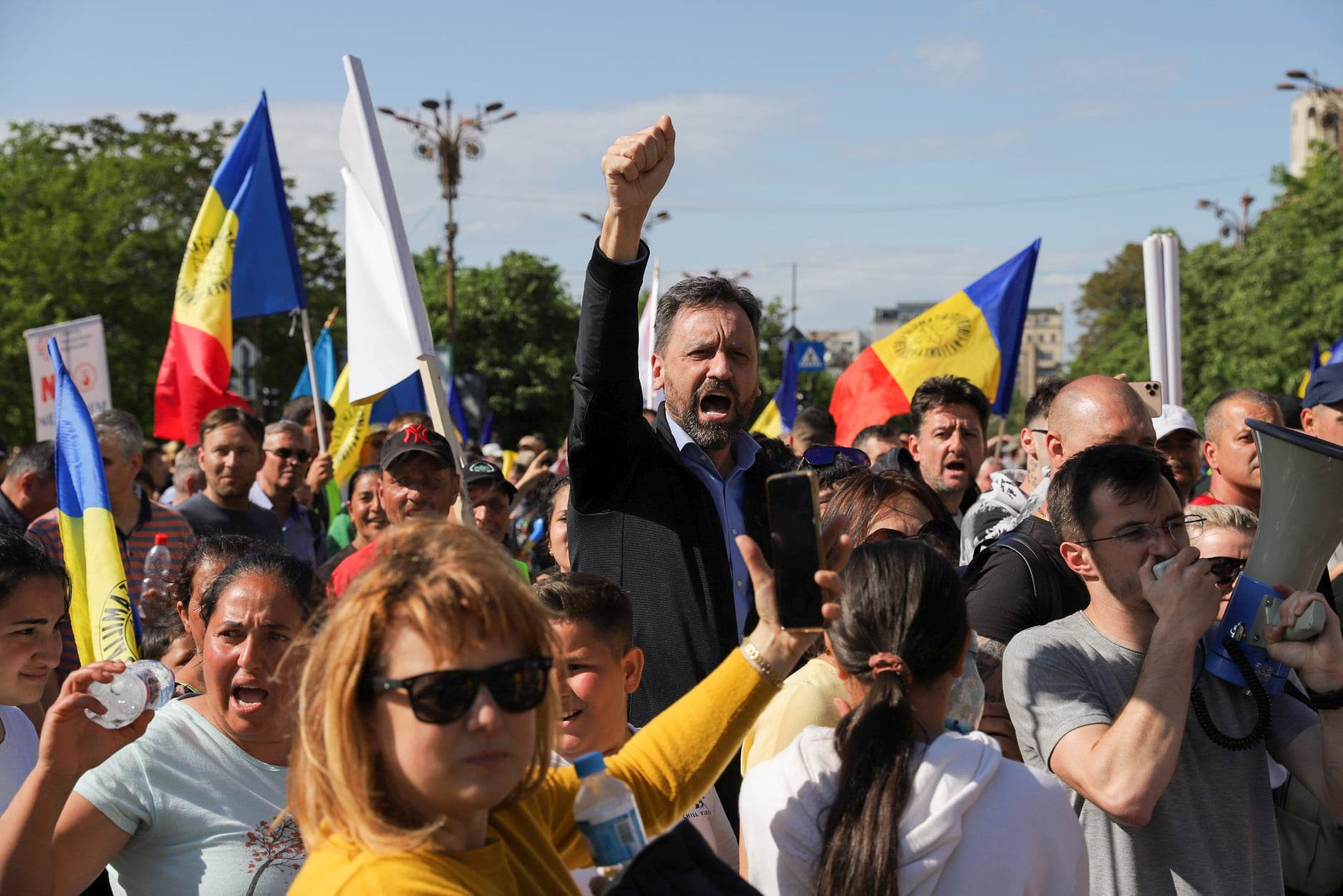 REPORTAJ. Protest AUR în București. Ce s-a strigat și cum s-a derulat manifestația