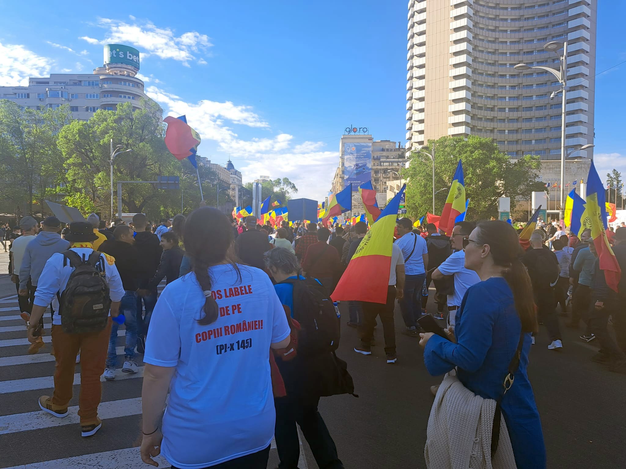 REPORTAJ. Protest AUR în București. Ce s-a strigat și cum s-a derulat manifestația