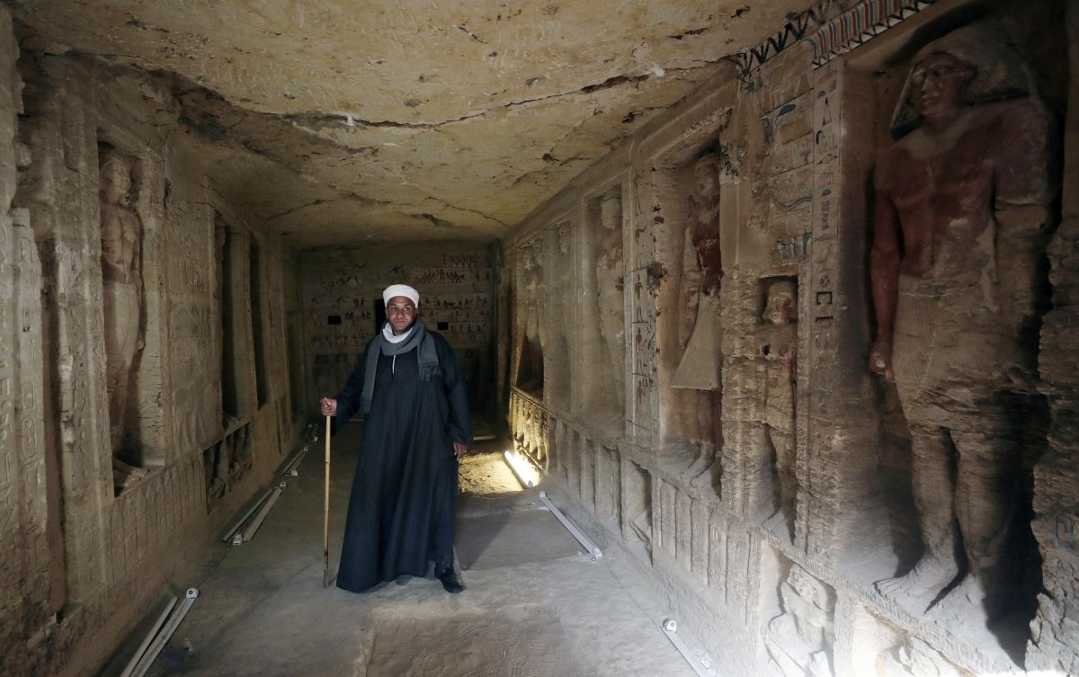 GALERIE FOTO| Mormânt vechi de 4.400 de ani, descoperit în Egipt. Ce au găsit înauntru i-a uimit pe arheologi