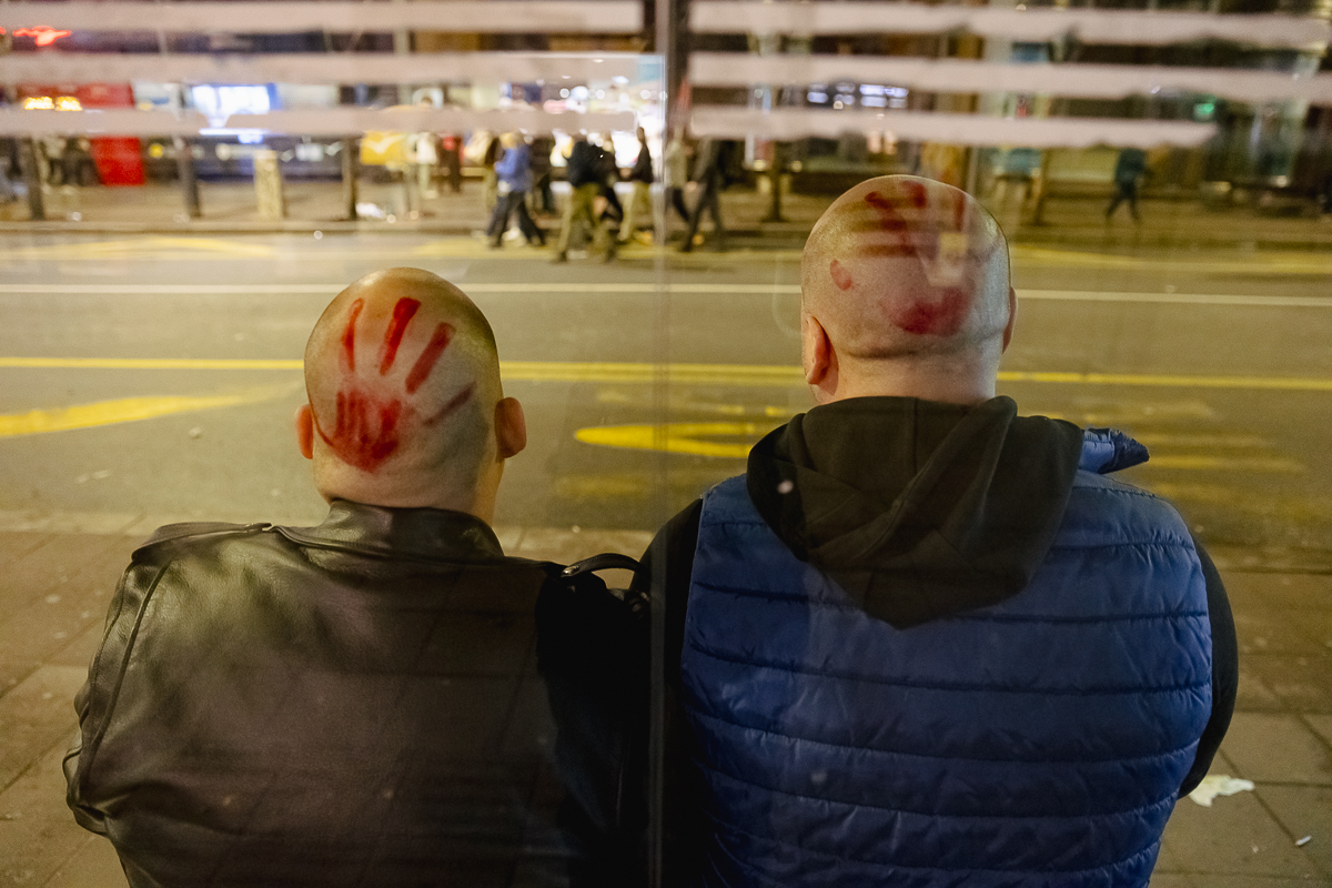 Marele protest de la Belgrad văzut din mulțime: Cratițele și tăcerea care au speriat Puterea FOTOREPORTAJ