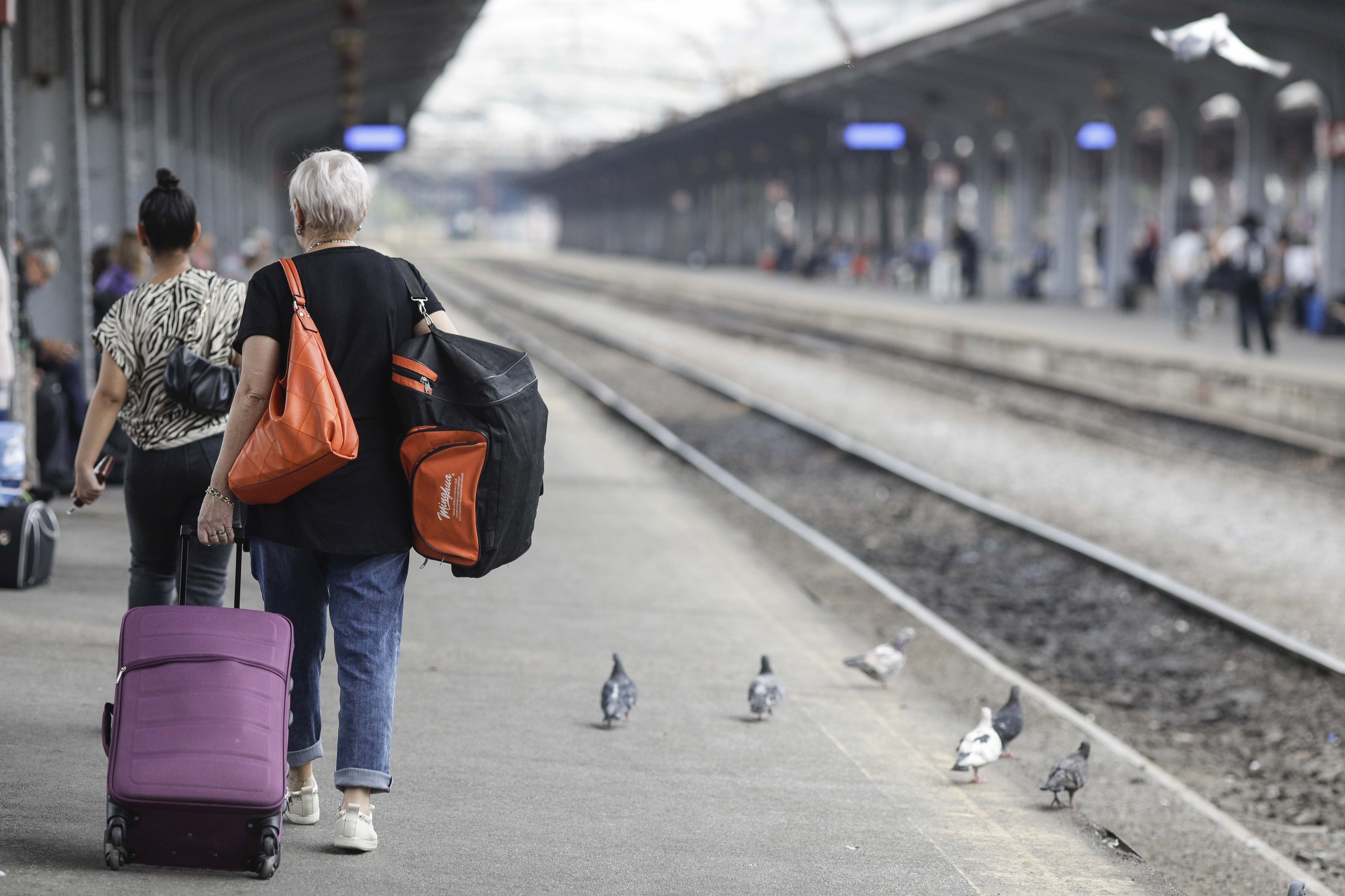 Haos pe calea ferată, după greva din CFR. Trenurile nu au circulat timp de două ore și au și sute de minute întârziere în Gara de Nord