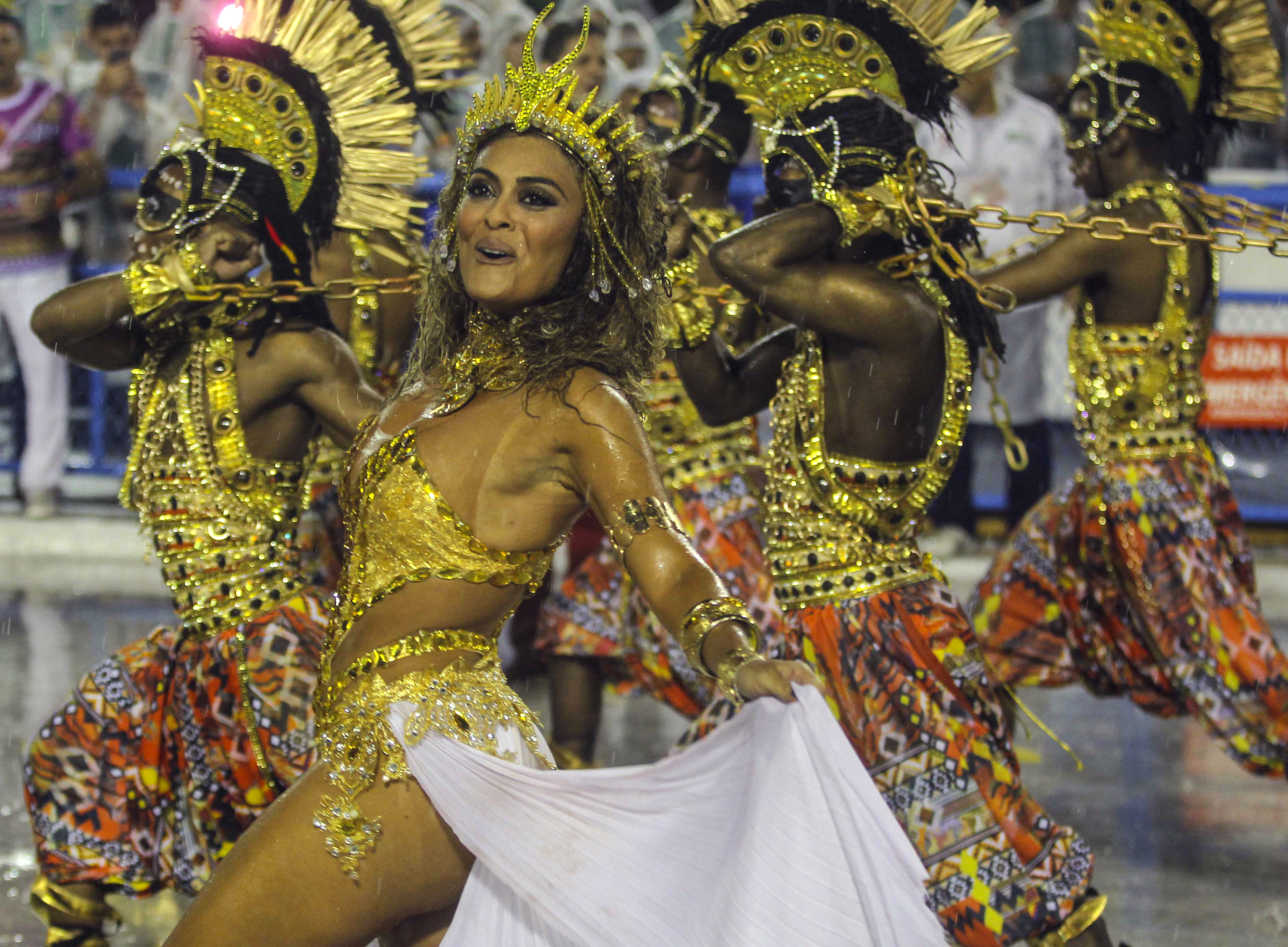 Rafa Nadal a fost la carnaval, fetele l-au băgat ”în spital” / GALERIE FOTO INCENDIARĂ