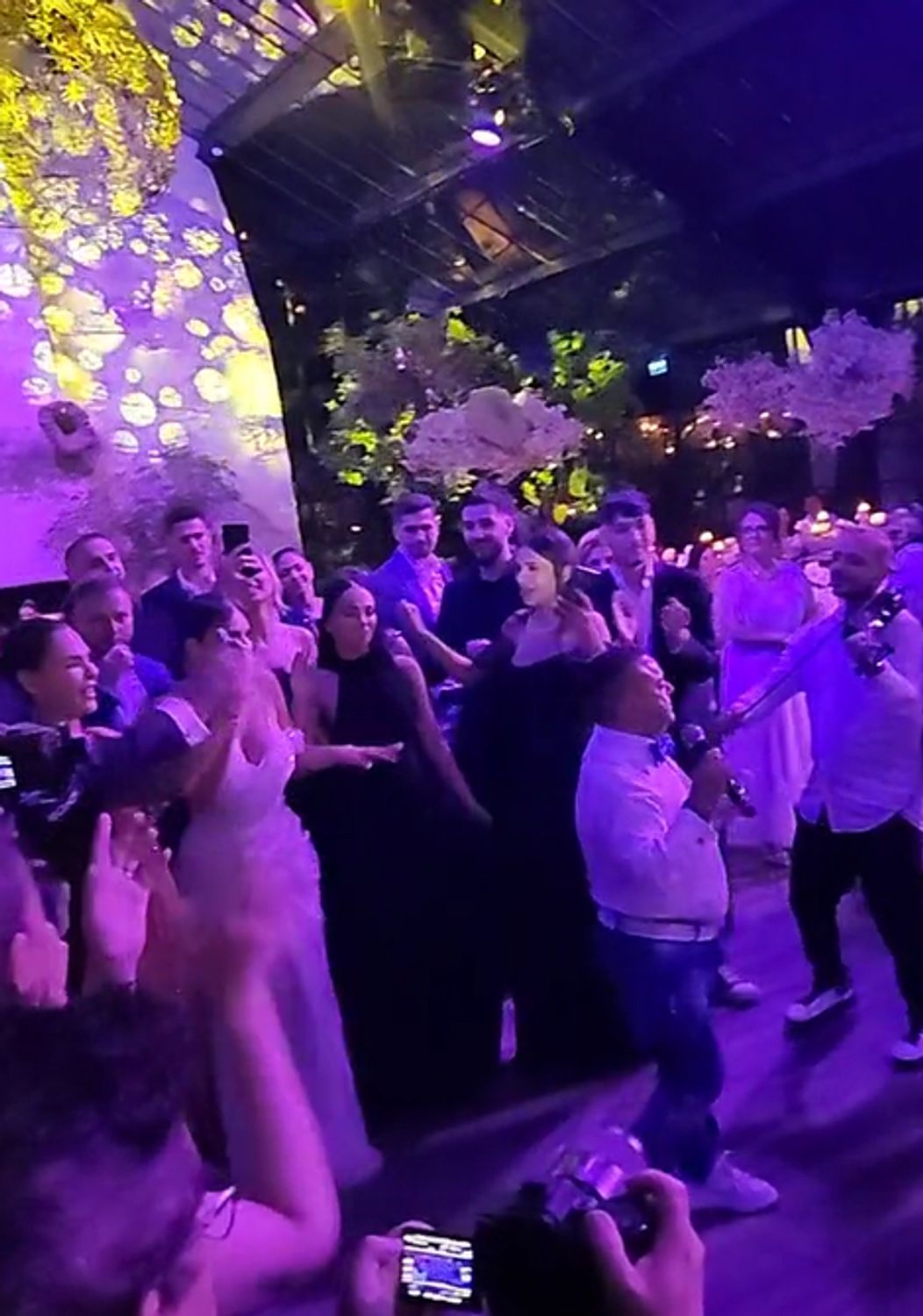 Imagini de la nunta lui Denis Drăguș cu Vanessa. Marius Șumudică le-a fost naș