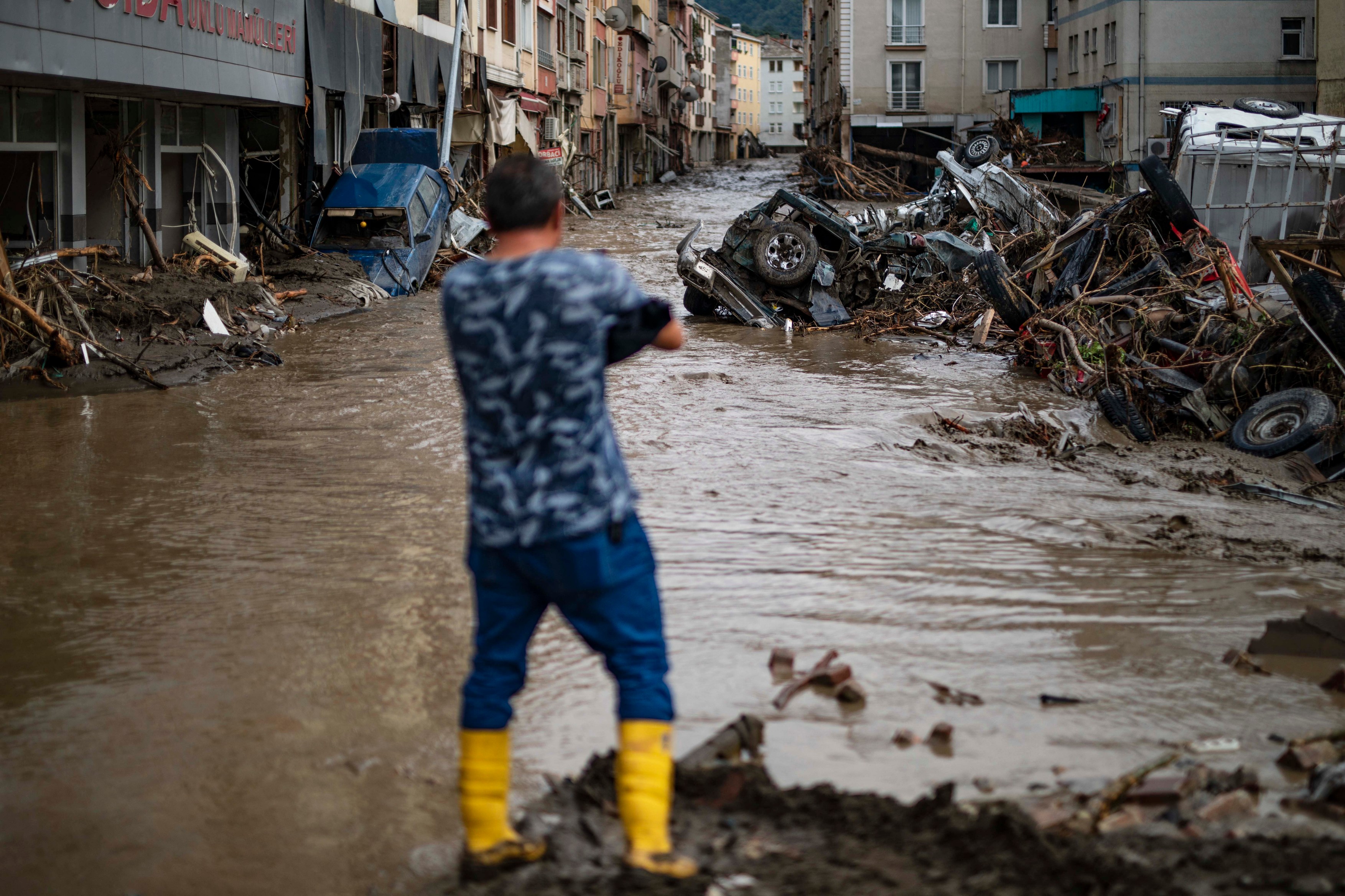 Turcia, devastată de inundații. Cel puțin 44 de oameni au murit, câteva zeci sunt dați dispăruți