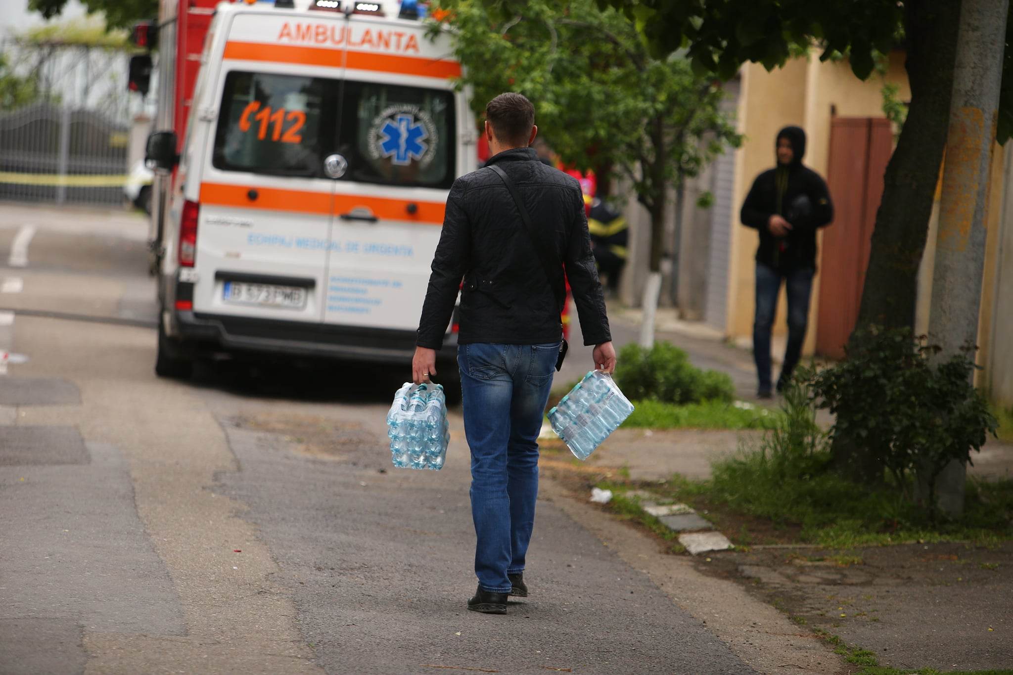 Copila de 5 ani ținută ostatică în casă de propriul tată, în Chiajna, a fost eliberată după 28 de ore. Cum s-au derulat negocierile