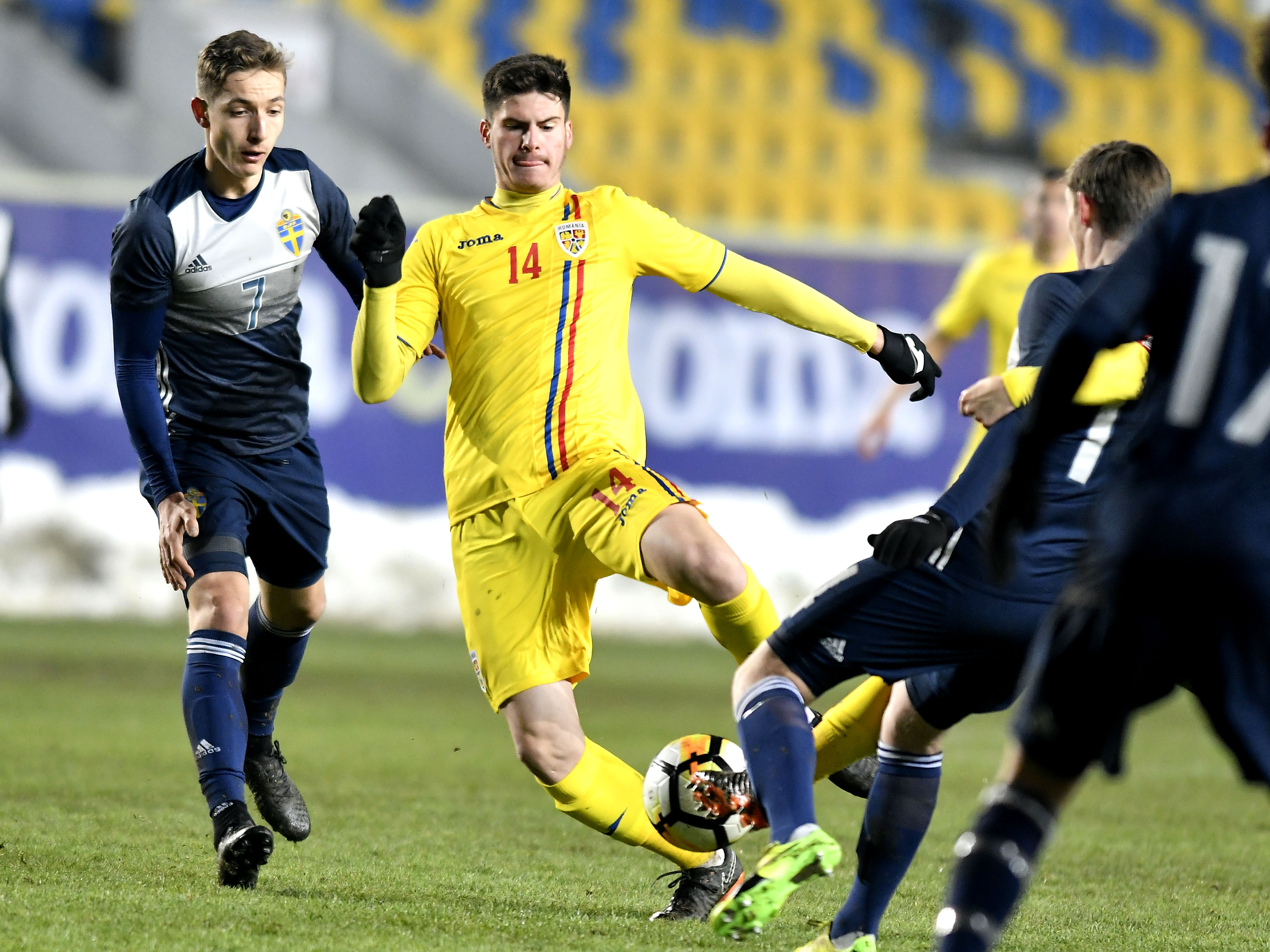 EXCLUSIV | Tudor Băluță, mezinul naționalei României, și-a stabilit prioritățile: ”Am ajuns fotbalist. Cartea trece pe planul doi” | VIDEO