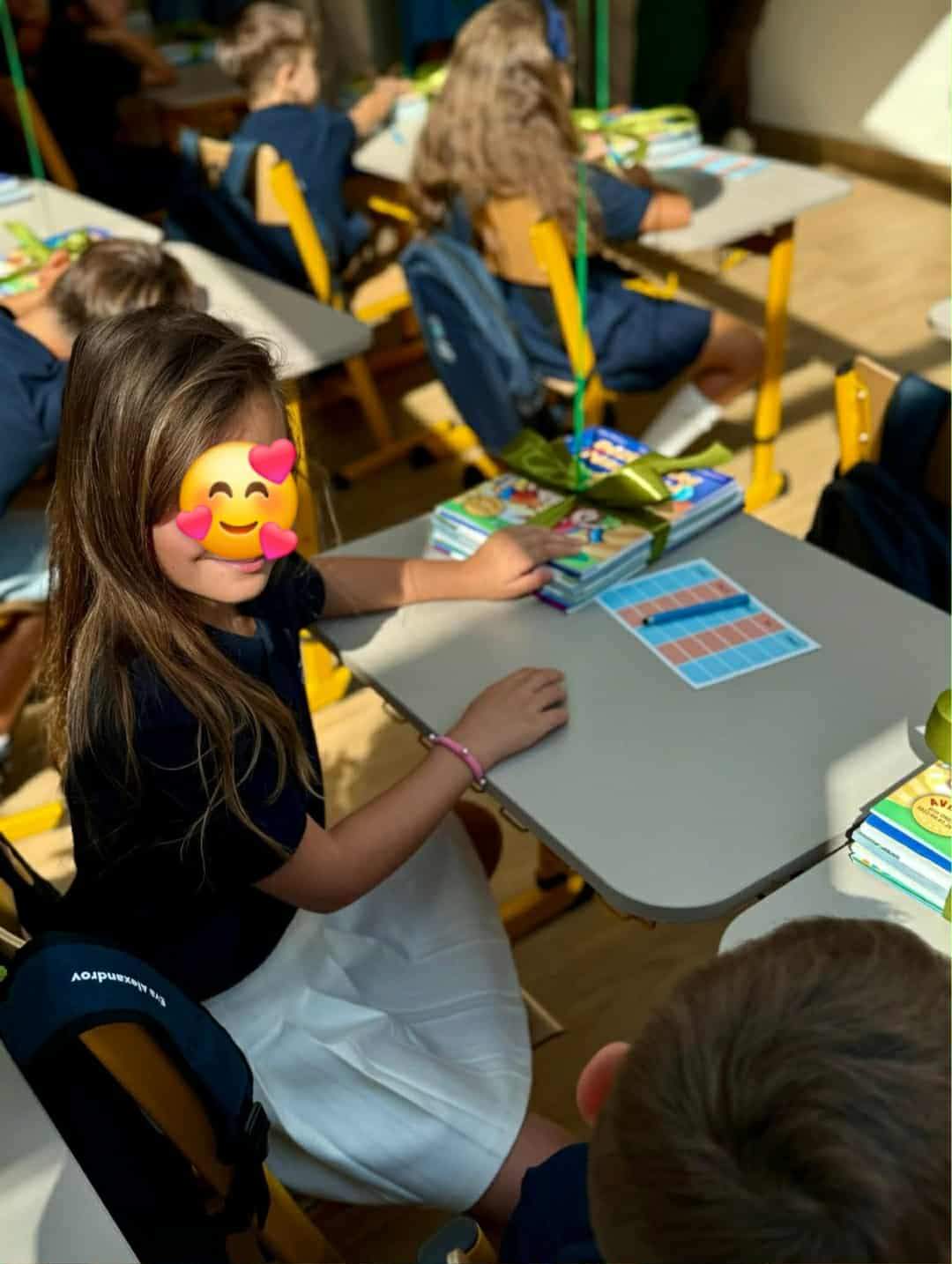 Elena Udrea, alături de fetița ei în prima zi de școală. „După trei ani, rugăciunile mele au fost ascultate”