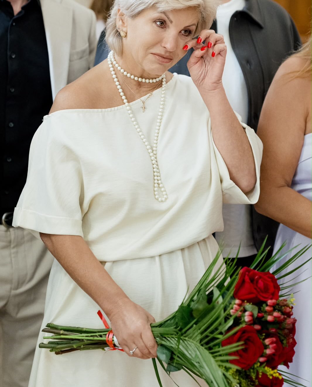 Noi imagini de la cununia civilă a Valeriei Lungu cu Alex Gîlcă