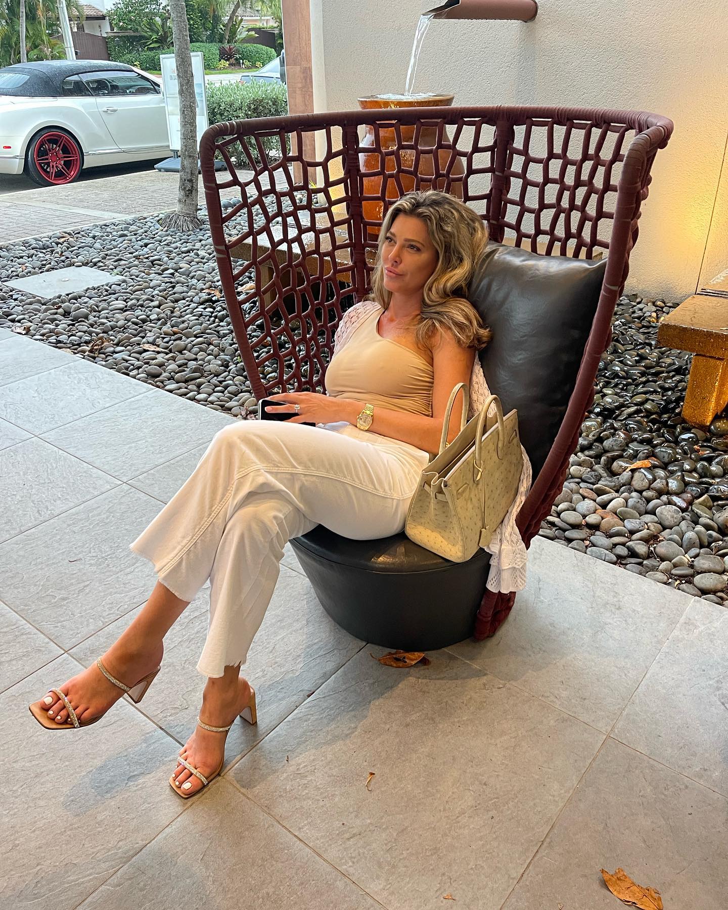 Valentina Pelinel și Alina Vidican se întâlnesc în Miami. Cristi Borcea rămâne în România: „Voi merge însoțită și de două bone”