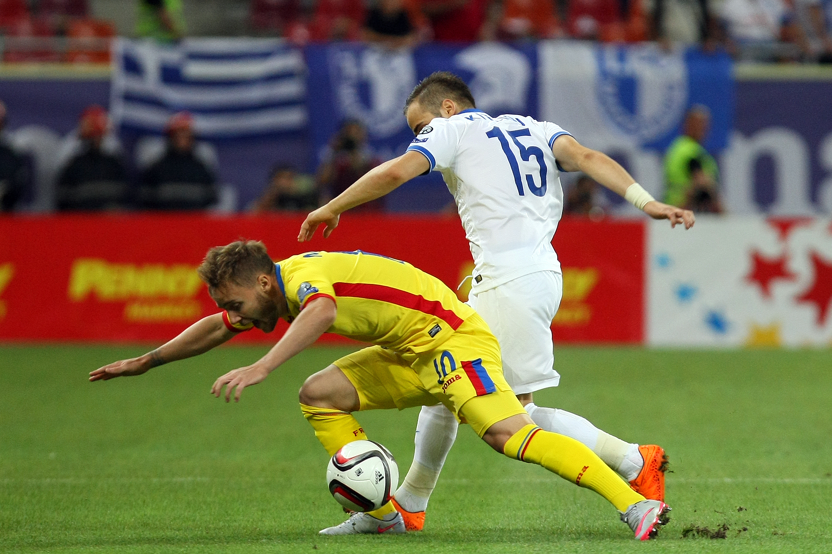PRELIMINARIILE EURO 2016, ROMÂNIA - GRECIA 0-0. Tricolorii nu au mai găsit calea spre gol din luna martie. Tremurăm în continuare pentru calificare. Elevii lui Iordănescu rămân pe locul 2 în grupă, la trei puncte în faţa Ungariei