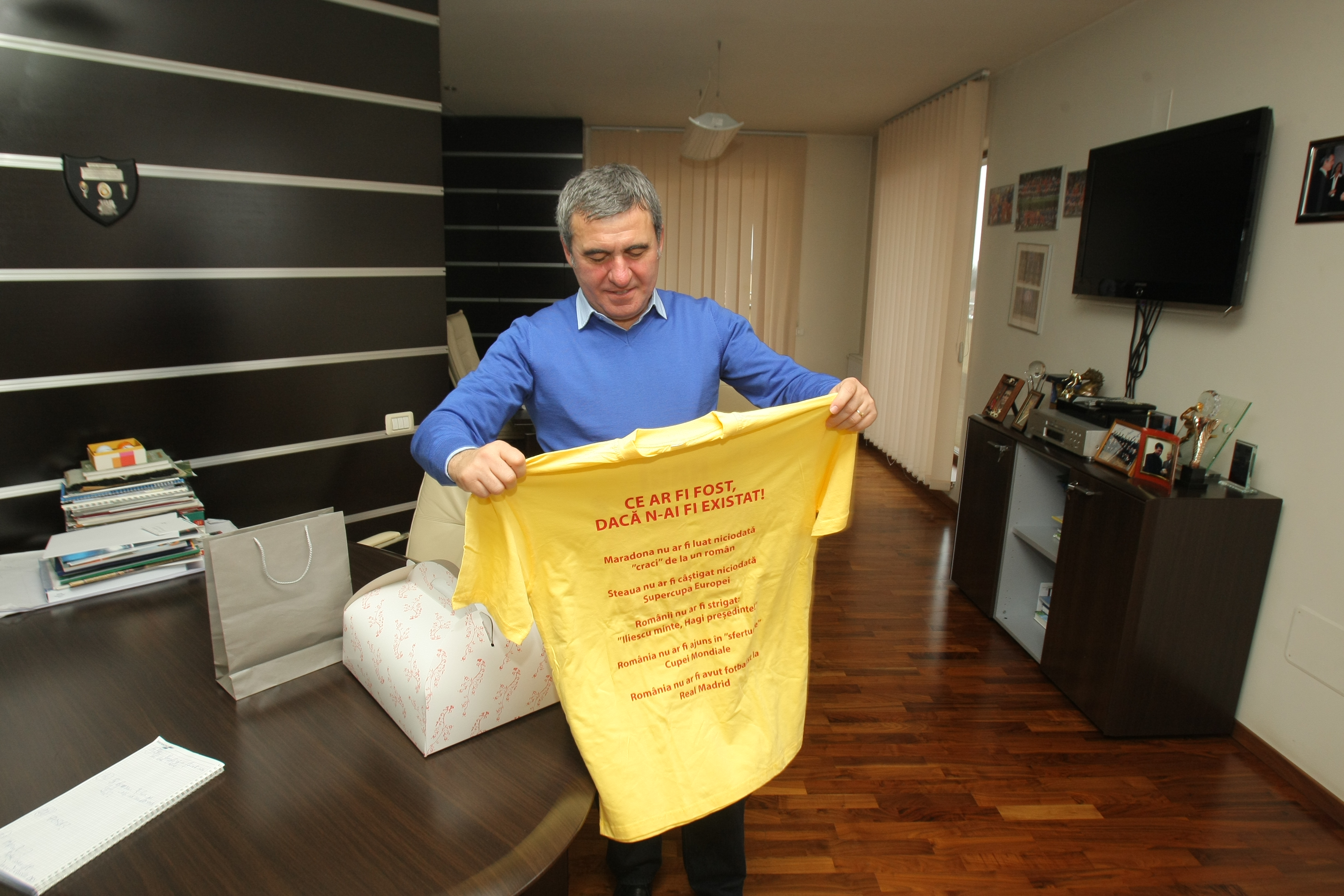 Gică Hagi 50 - ”Regele” a fost mișcat când a citit ce se striga pe străzi în 1994, la Campionatul Mondial din SUA: ^”Iliescu minte, Hagi președinte!” / VIDEO&GALERIE FOTO