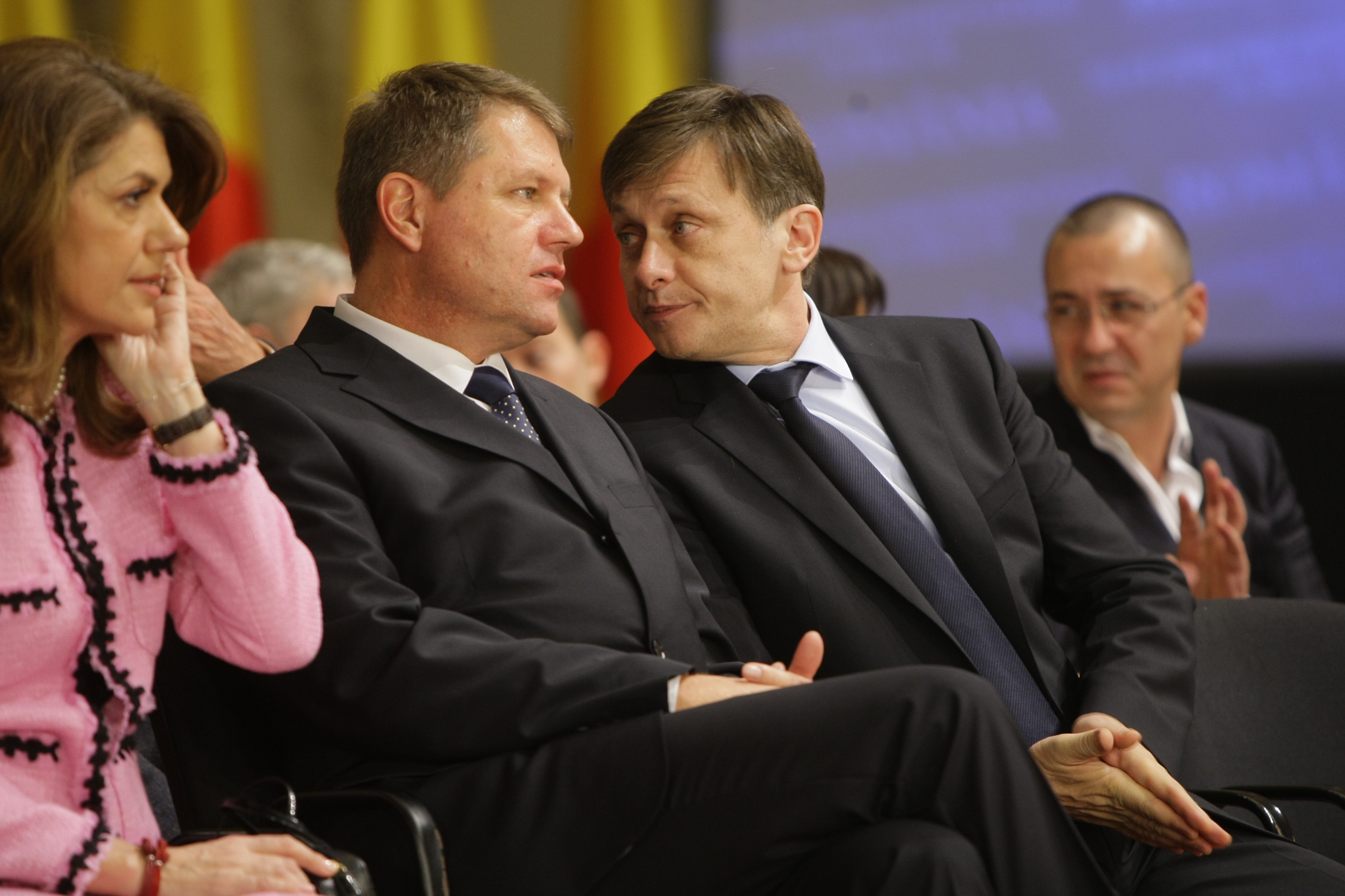 Atunci și Acum: Crin Antonescu, profesorul de istorie care a adus pe scena politică proiectul eșuat USL