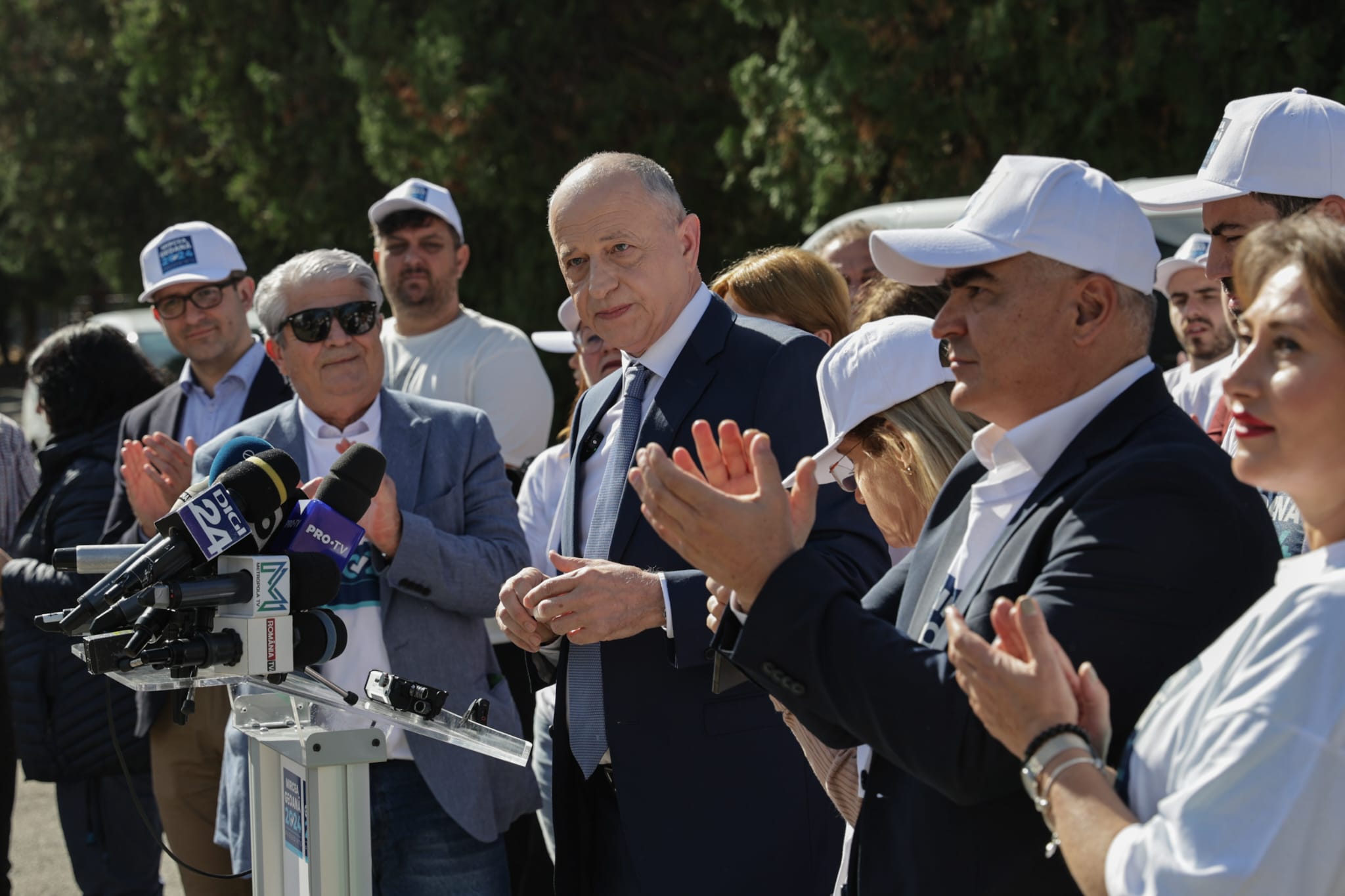 Mircea Geoană și-a depus candidatura la prezidențiale: „Nu vreau să mă plimb sau să dorm”. A promis că va face publice cheltuielile Administrației Prezidențiale