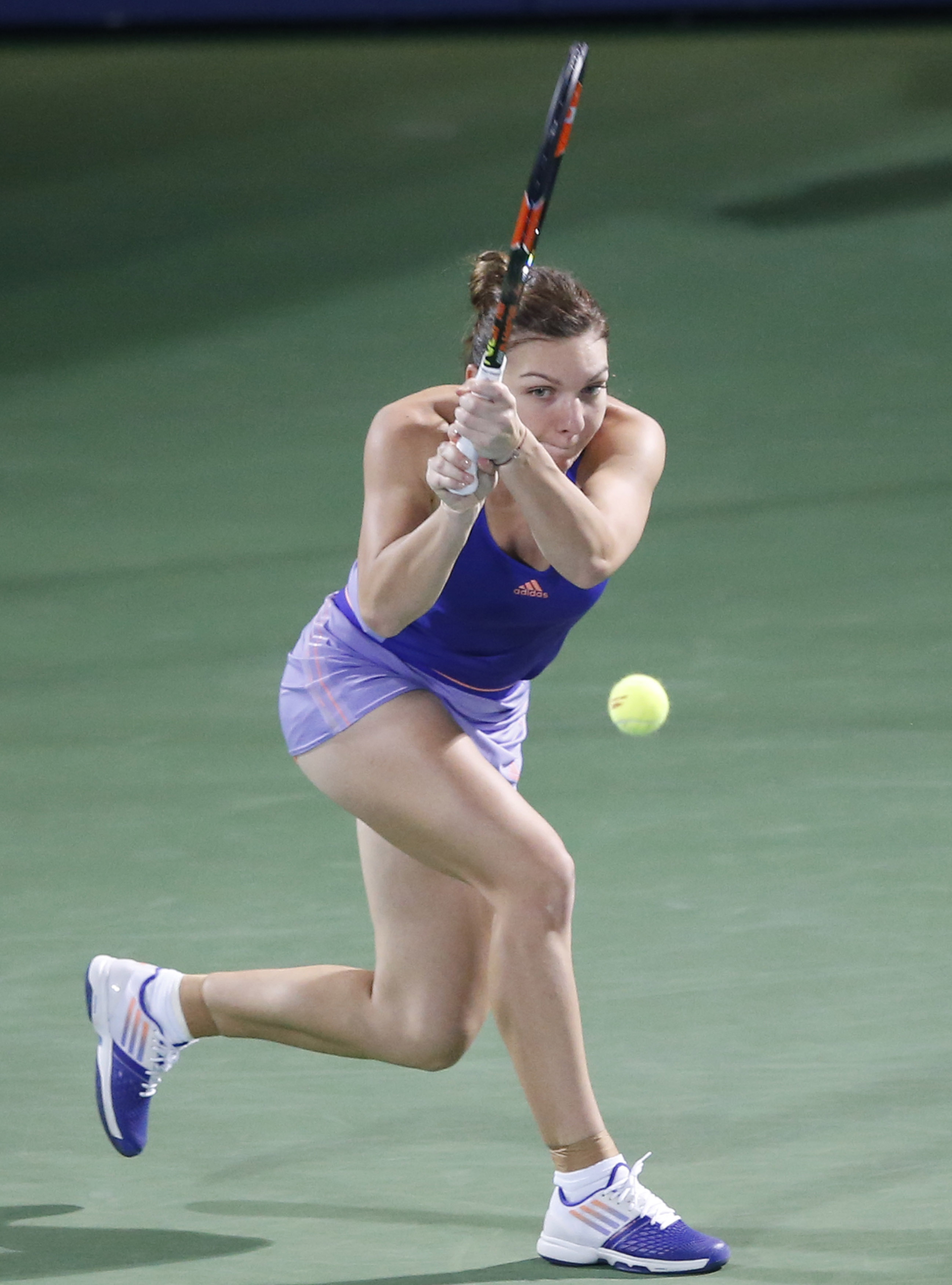 Concentrare, cuvântul de ordine la Dubai! Cum a trăit Simona Halep meciul cu Daniela Hantuchova / GALERIE FOTO