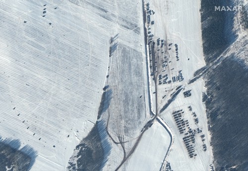 Noi imagini din satelit: Rusia și-a sporit capacitatea militară ofensivă în Belarus, la granița cu Ucraina
