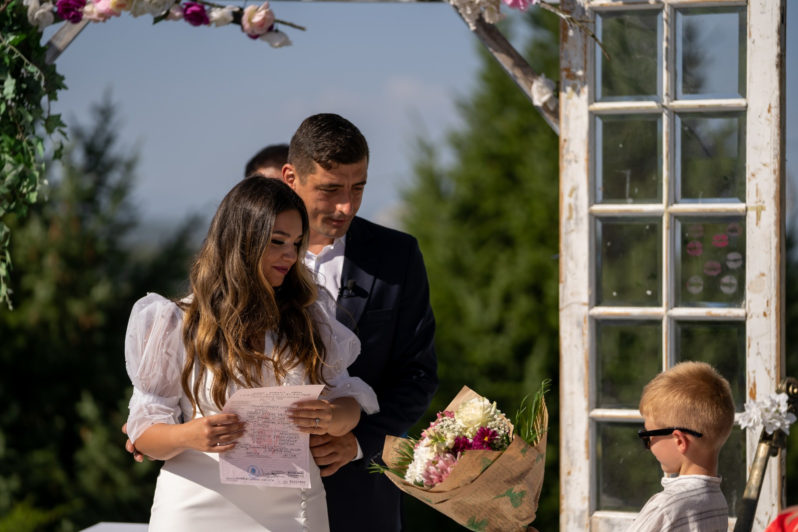 George Simion s-a cununat civil cu Ilinca Munteanu. „Mâine e ziua cea mare, când vom spune «da» în fața lui Dumnezeu”