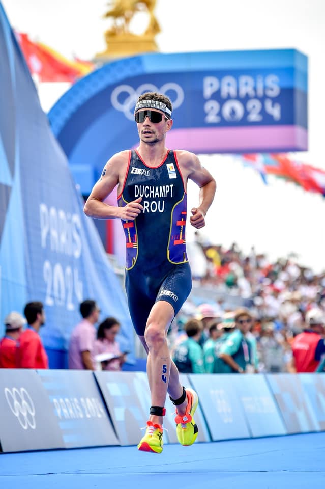 Felix Duchampt, reprezentantul României la JO, a terminat pe ultimul loc cursa de triatlon, în ovațiile publicului. „Ochii îmi lăcrimează”. VIDEO