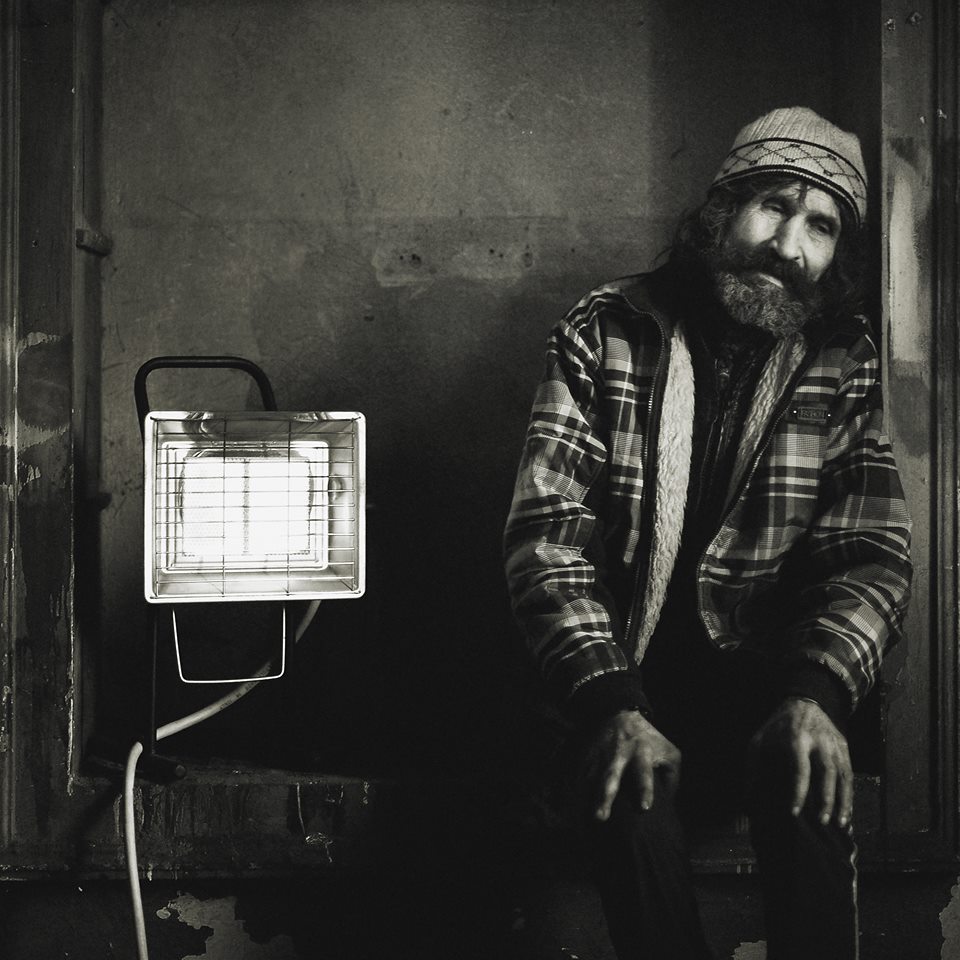 REPORTAJ/Povestea lui Juju, filosoful homeless din Anina: "Eu sunt fericit. Ştii cum a murit Tolstoi? Sărac. Şi în frig“|FOTO