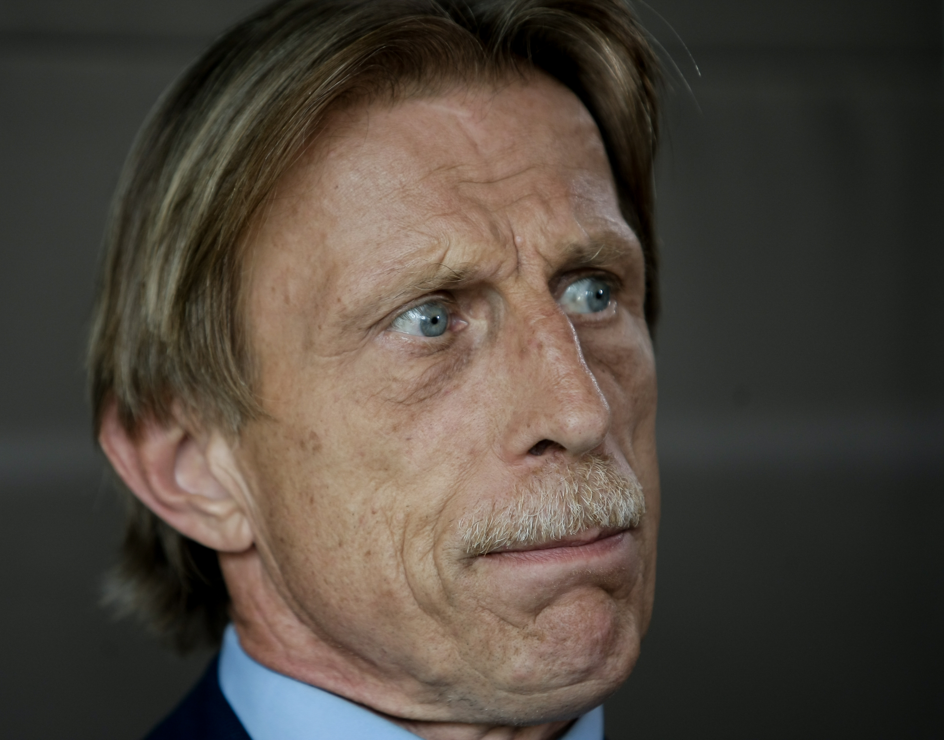 Neamțul Christoph Daum, selecționerul României, într-o confesiune sinceră: ”Viața e un dar pentru mine. Am avut o boală grea, dar am primit a doua șansă. Sunt norocos”. Cum pregătește debutul în preliminariile CM 2018 | EXCLUSIV&FOTO%VIDEO