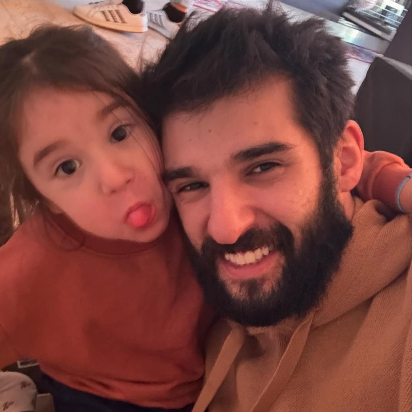 Secretul bine păzit al lui Richard Abou Zaki, jurat la Chefi la cuțite. Are 4 frați pe care nu i-a văzut niciodată. „Ei nu știu că eu exist”