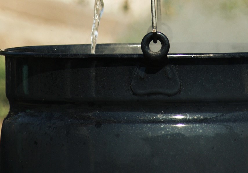 Szörnyűség történt a főzőversenyen: fejjel a forró gulyásba esett egy 4 éves kisfiú