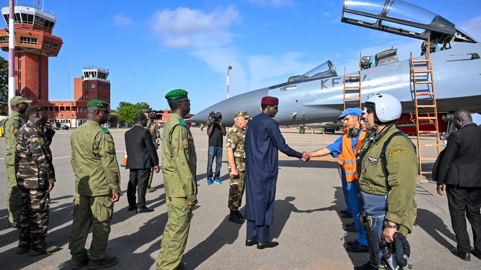 Algerian SU-30 fighter jets, aerial refueling tanker land in Niger as allies rally behind junta after coup attempt