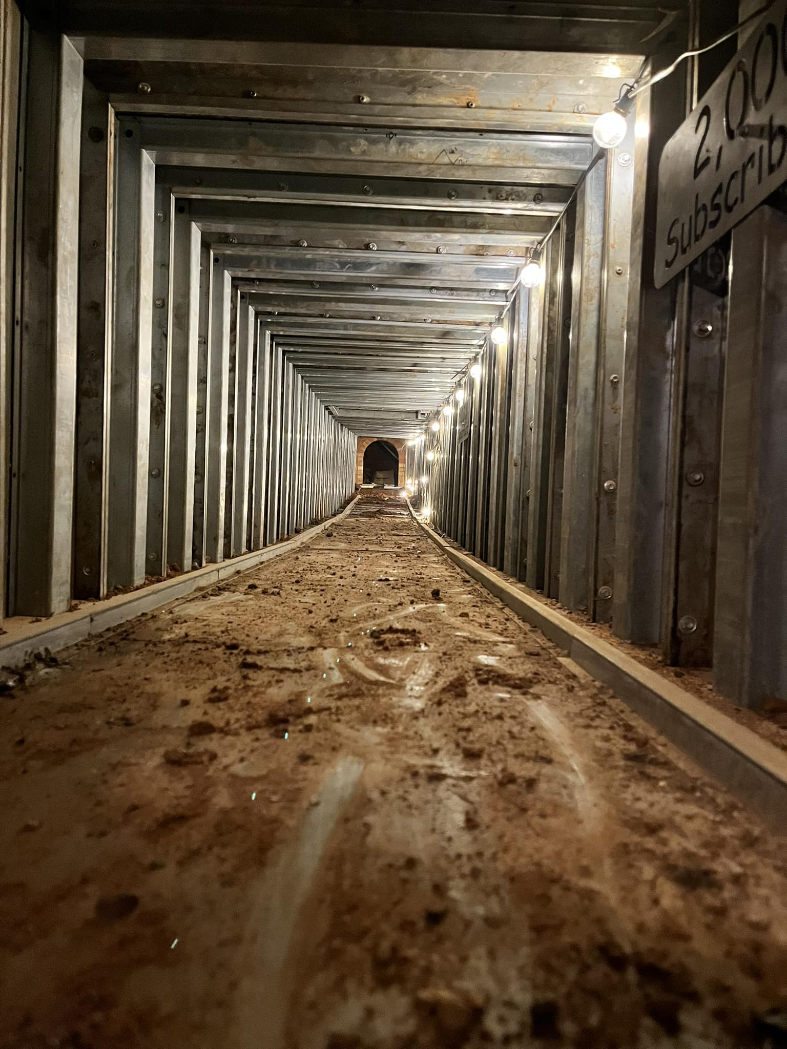 Și-a construit un buncăr subteran cu 70.000 de euro: „Îl folosesc în caz de război mondial. Aceste lucruri nu trebuie să lipsească”