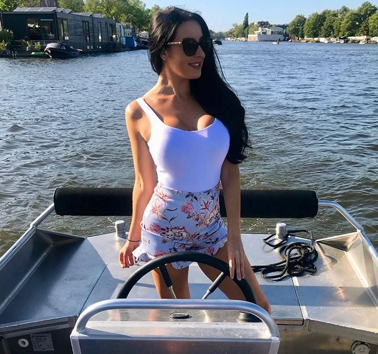 Un model de la cursele de F1 a murit într-un accident de mașină. Mesajele emoționante ale prietenilor ei