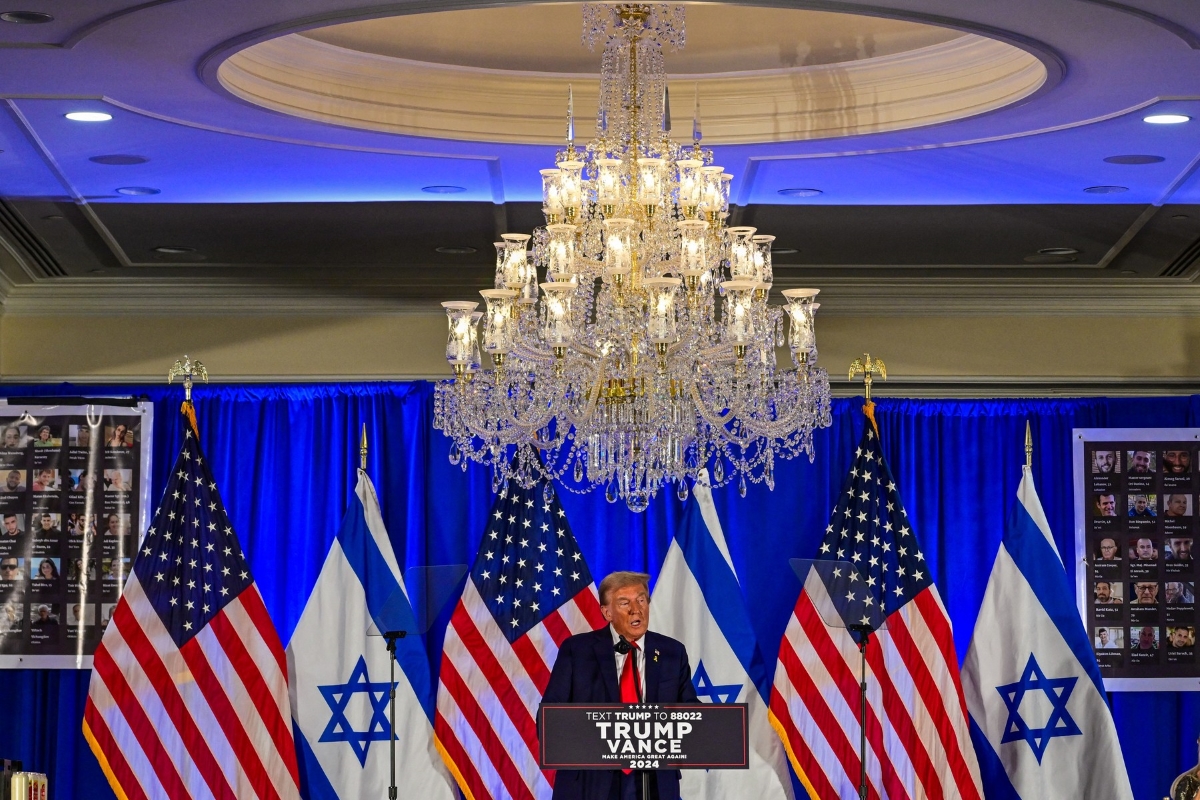 Donald Trump a marcat asaltul Hamas din 7 octombrie 2023 cu noi atacuri la adversarii politici, pe care i-a acuzat de „slăbiciune”