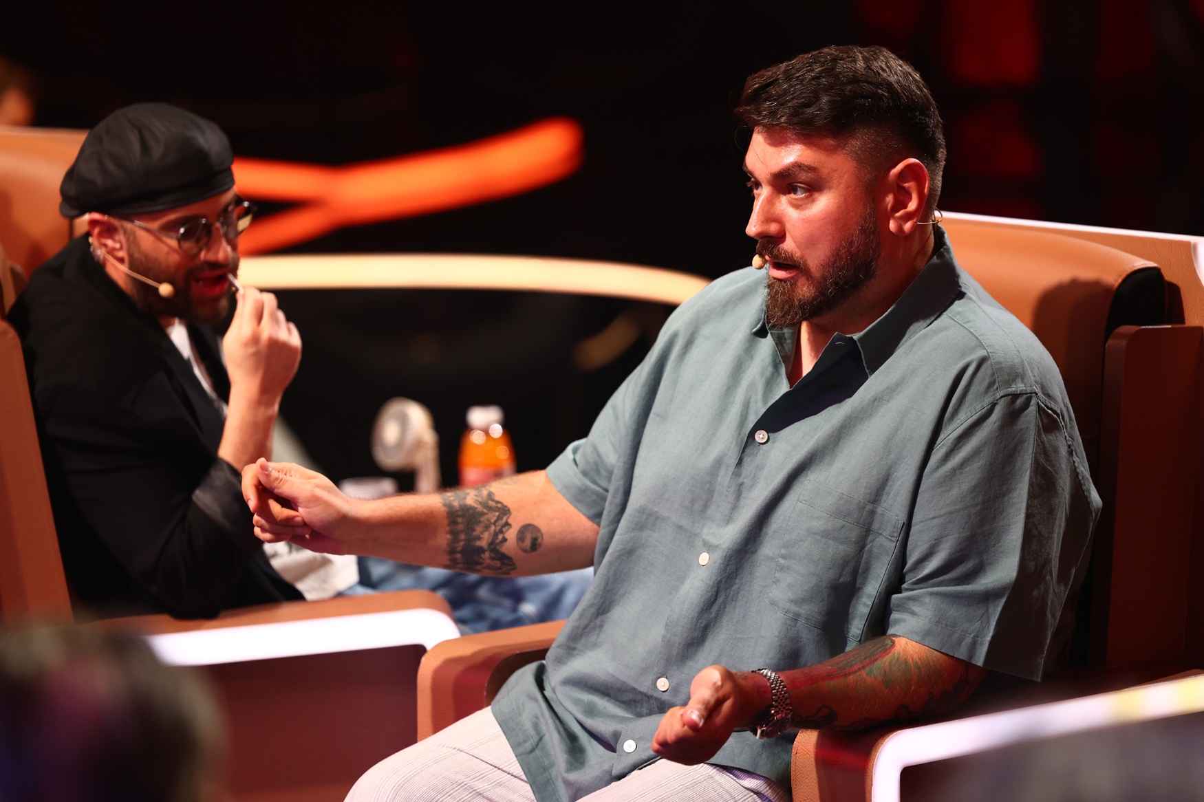Micutzu, Anca Dinicu și Maurice Munteanu, cu mâinile la ochi în timpul unui număr de la „The Ticket”. Ce se întâmplă pe scenă