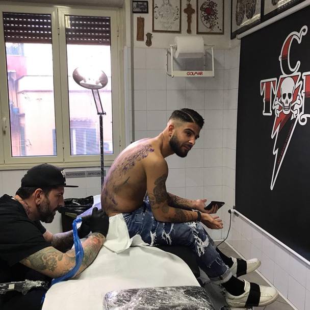 Lorenzo Insigne, colegul lui Vlad Chiricheș la Napoli, și-a tatuat doi lei pe spate / GALERIE FOTO