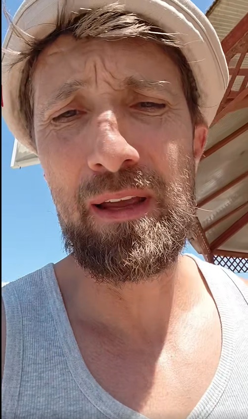 Dani Oțil nu a fost lăsat să intre într-un restaurant din Marbella din cauza ținutei. Cum era îmbrăcat: „Nu m-am mai simțit așa de când aveam 14 ani”