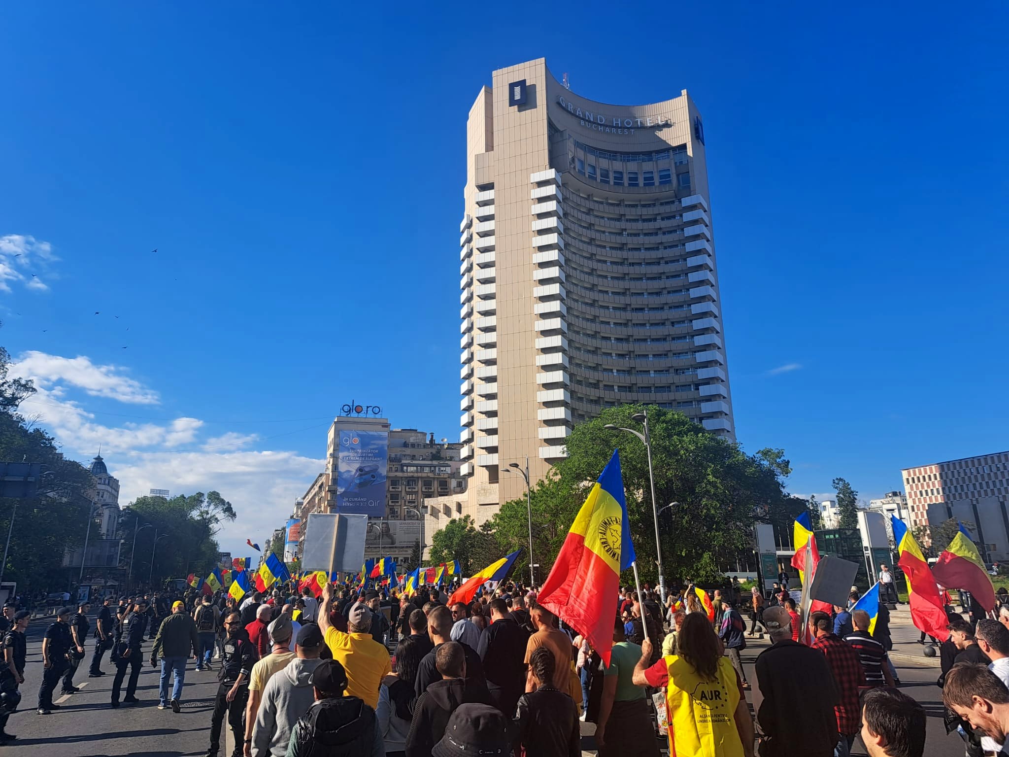 REPORTAJ. Protest AUR în București. Ce s-a strigat și cum s-a derulat manifestația