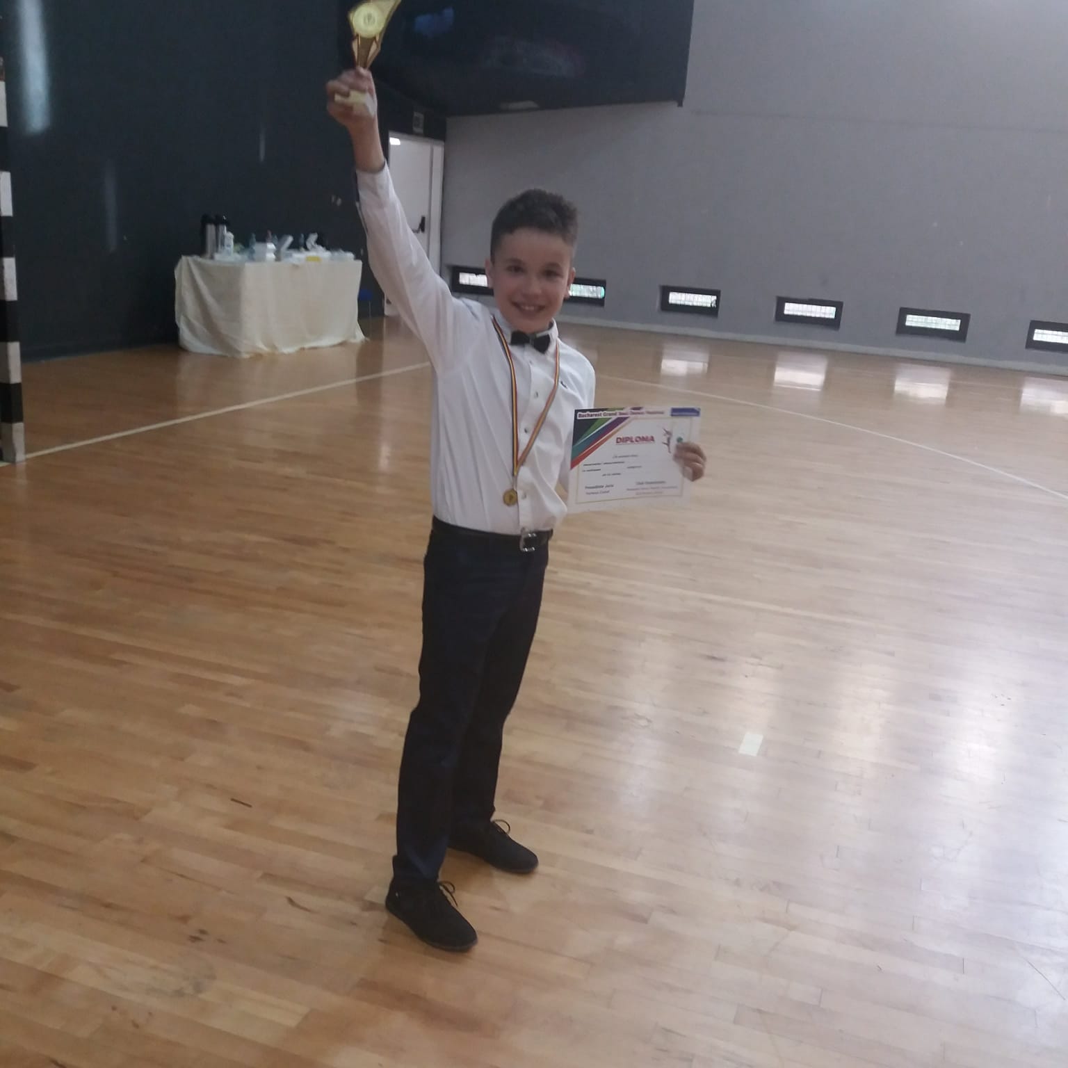 Remus Grigorescu, dansatorul de 11 ani care trebuie operat la inimă. Strigătul unei mame: ”Ajutați-mă să-mi salvez copilul!”