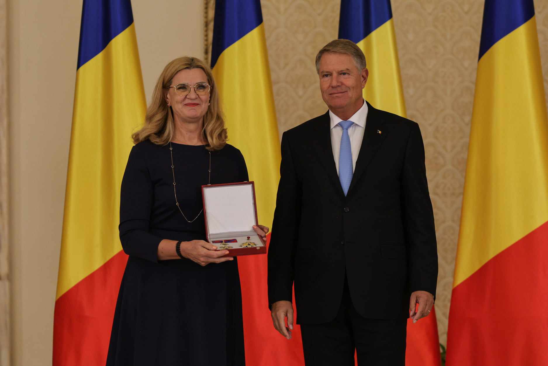 Gafă a președintelui Iohannis la decorarea medaliaţilor de la JO Paris. A spus „comemorarea”, în loc de „ceremonia” | VIDEO