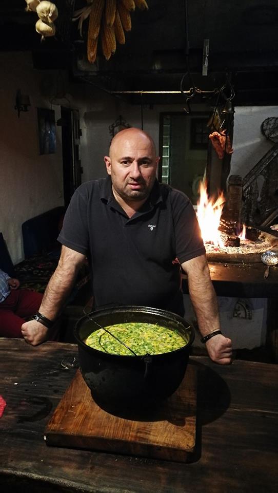 Chef Scărlătescu vs badea Ion! Ai fi zis că știe să gătească de toate, dar un cioban i-a dat lecții!